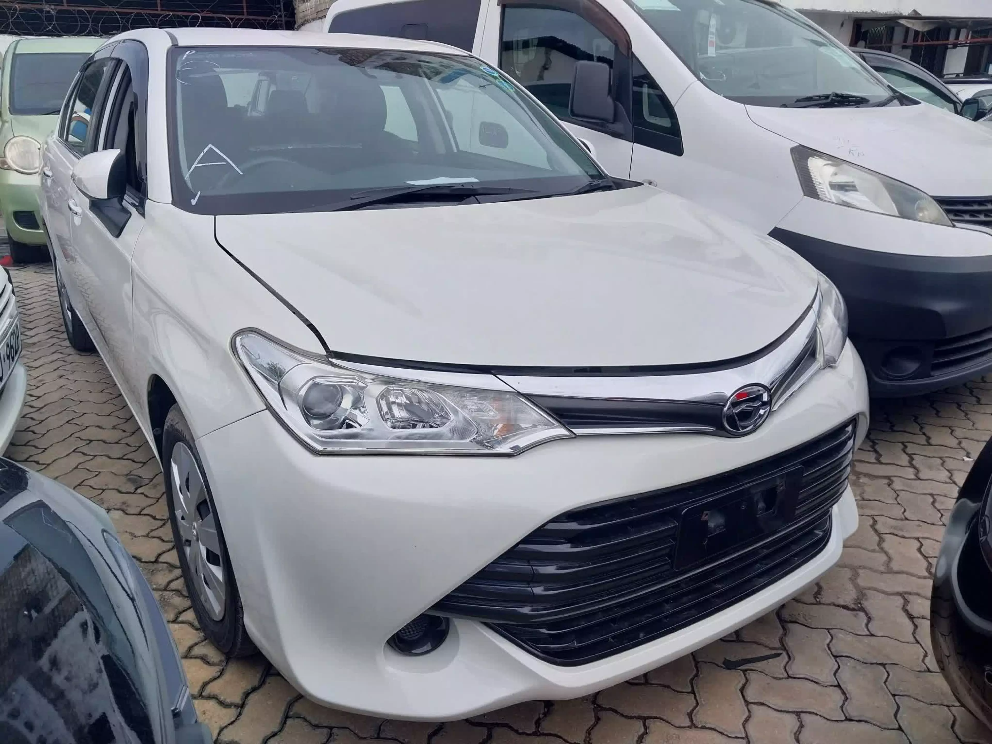Toyota Axio  - 2016