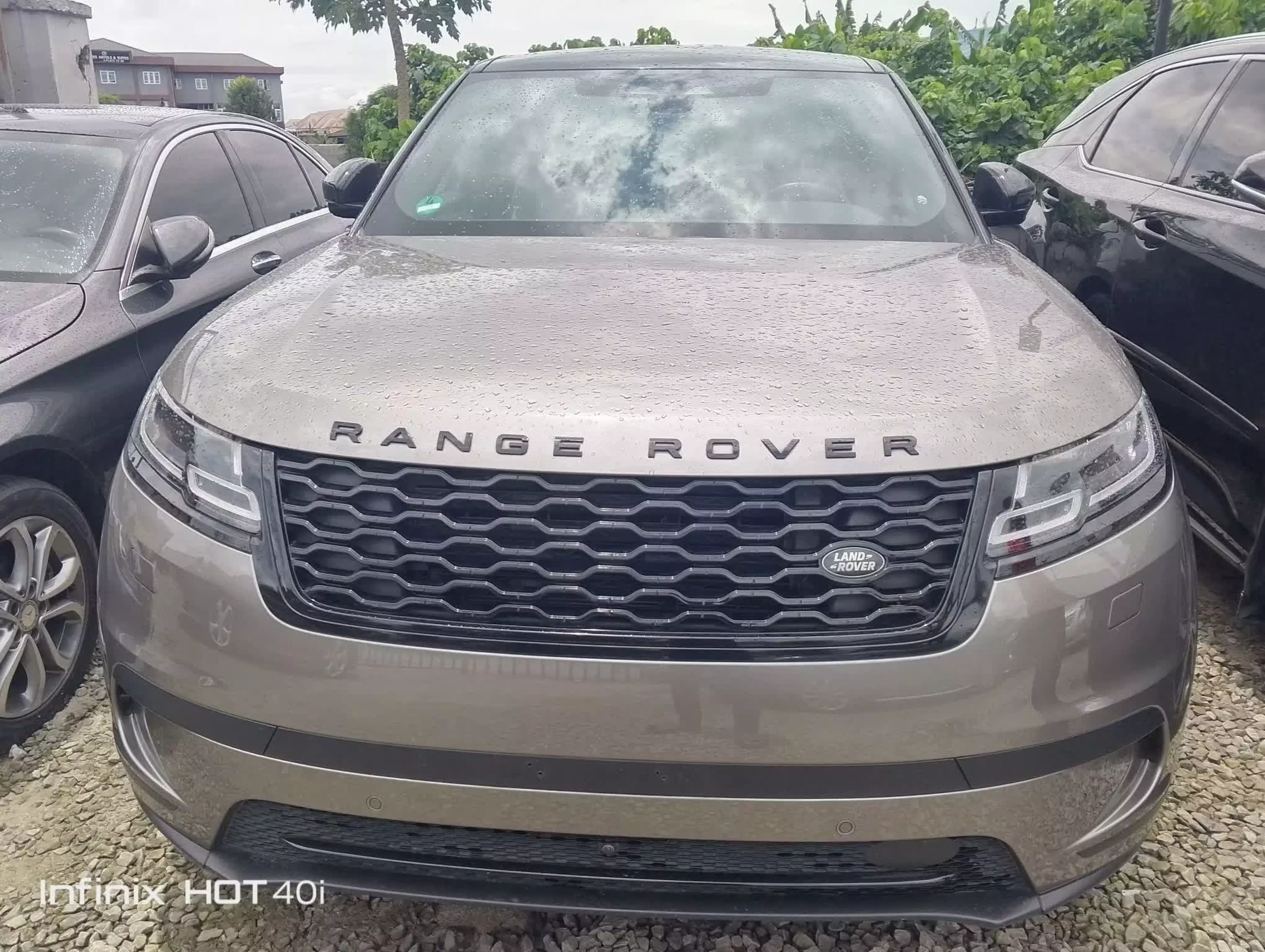 Land Rover Range Rover Velar   - 2021