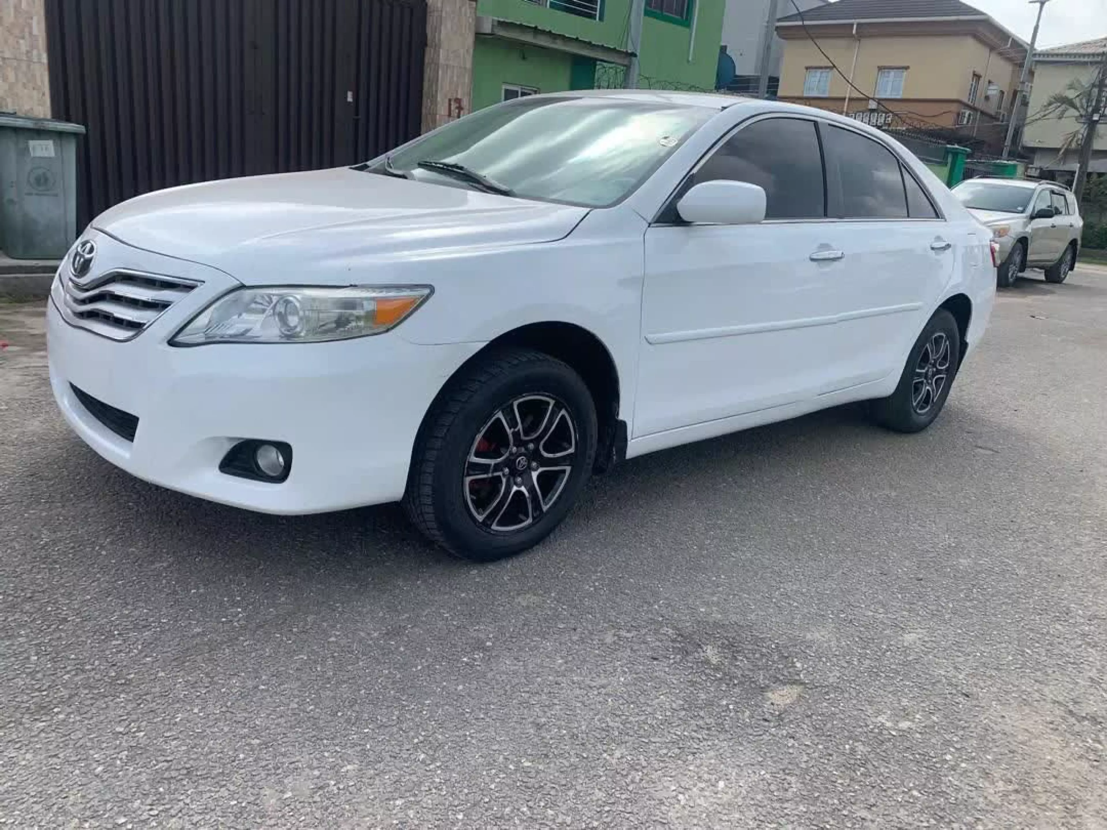 Toyota Camry   - 2010