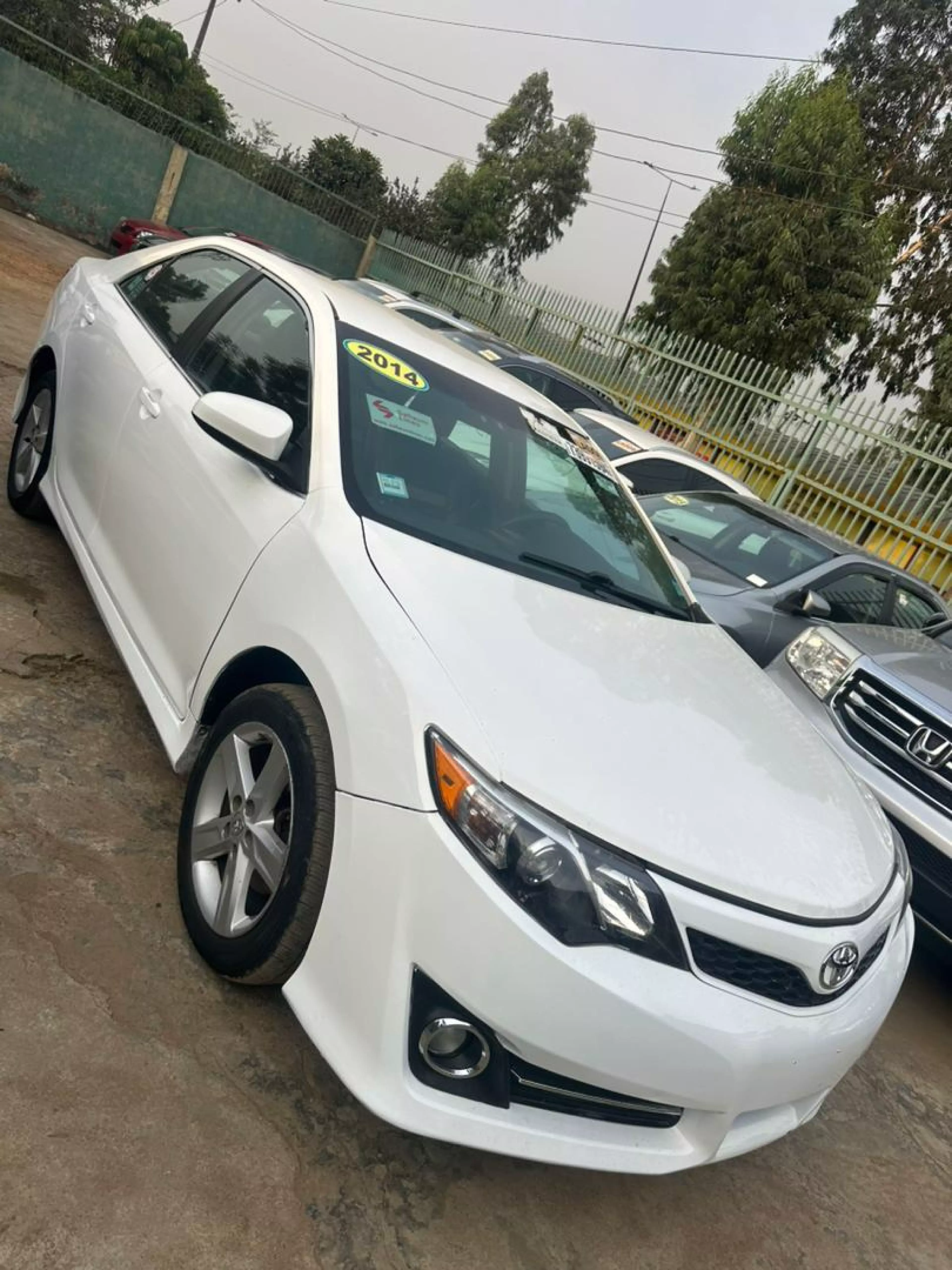 Toyota Camry - 2014