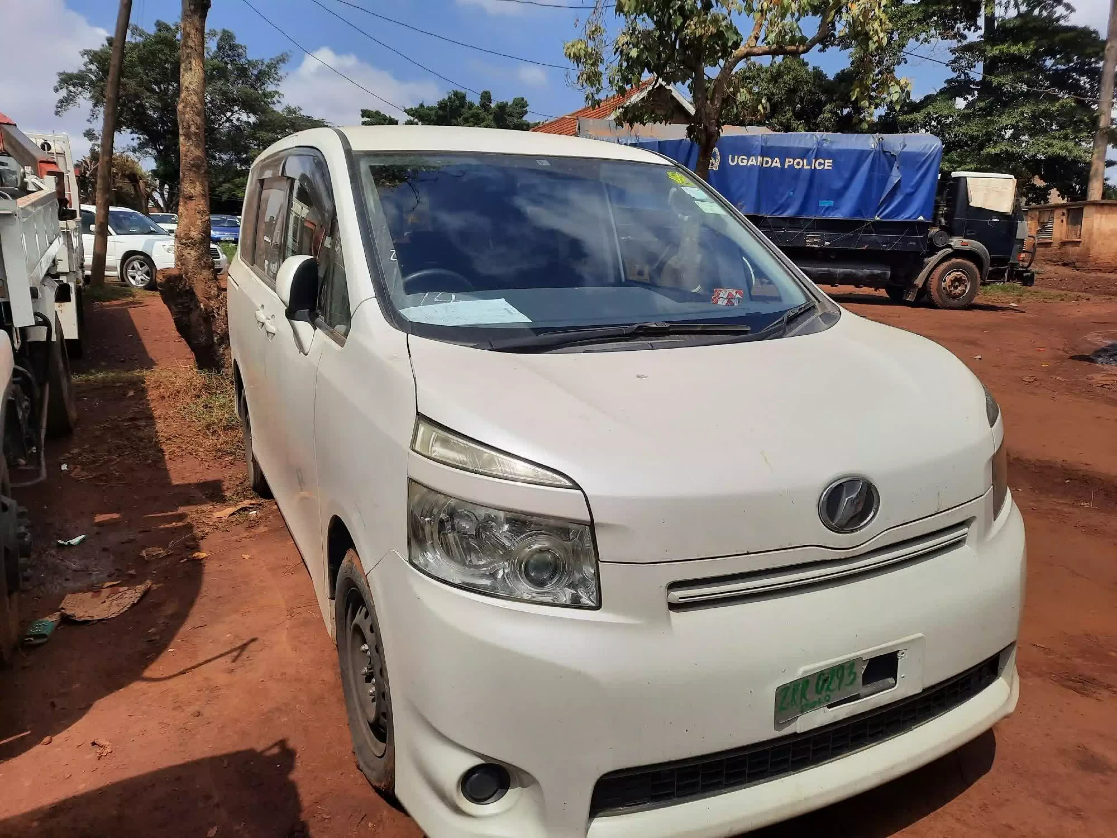 Toyota Voxy  - 2009