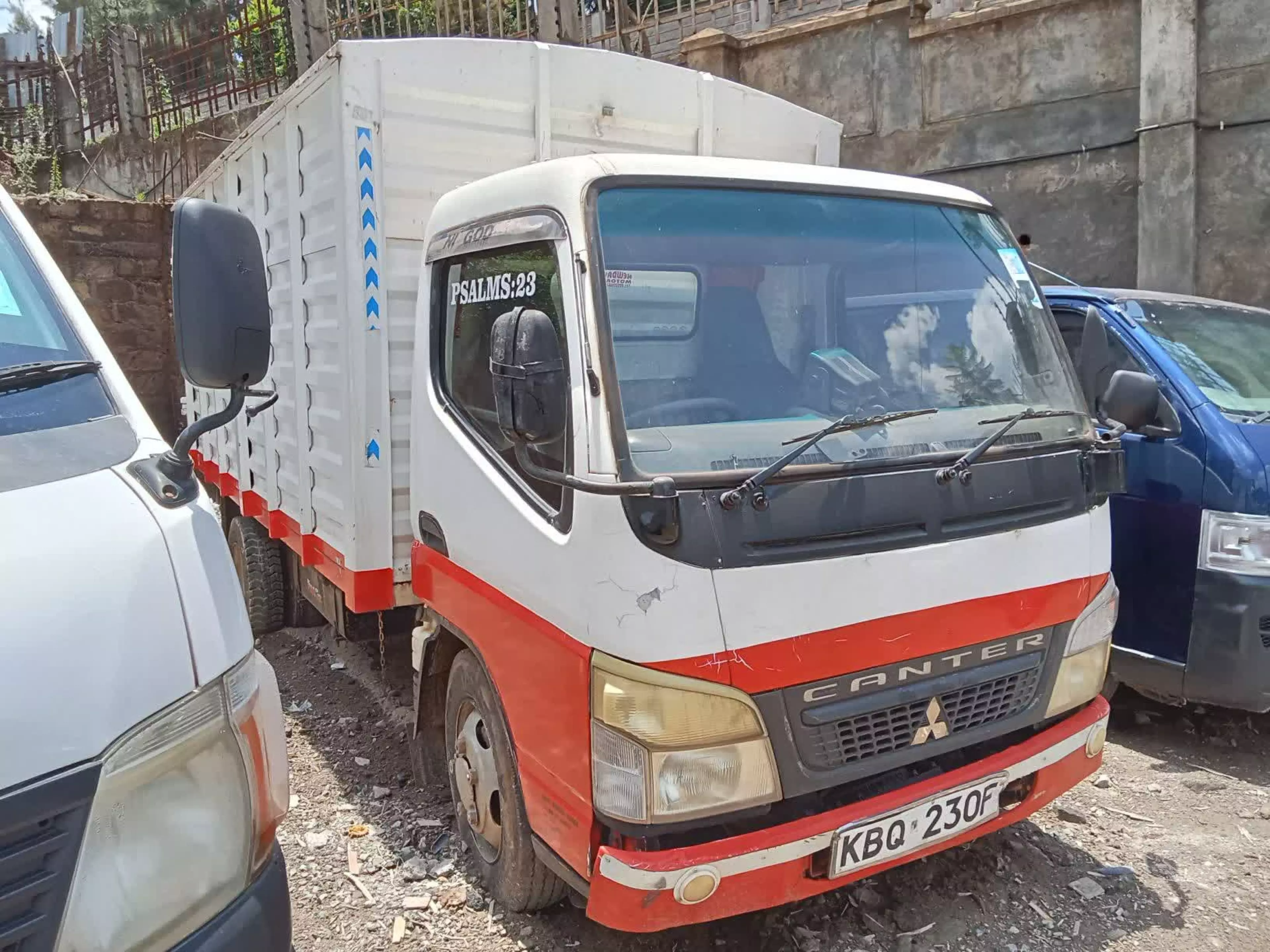 Mitsubishi Canter   - 2004