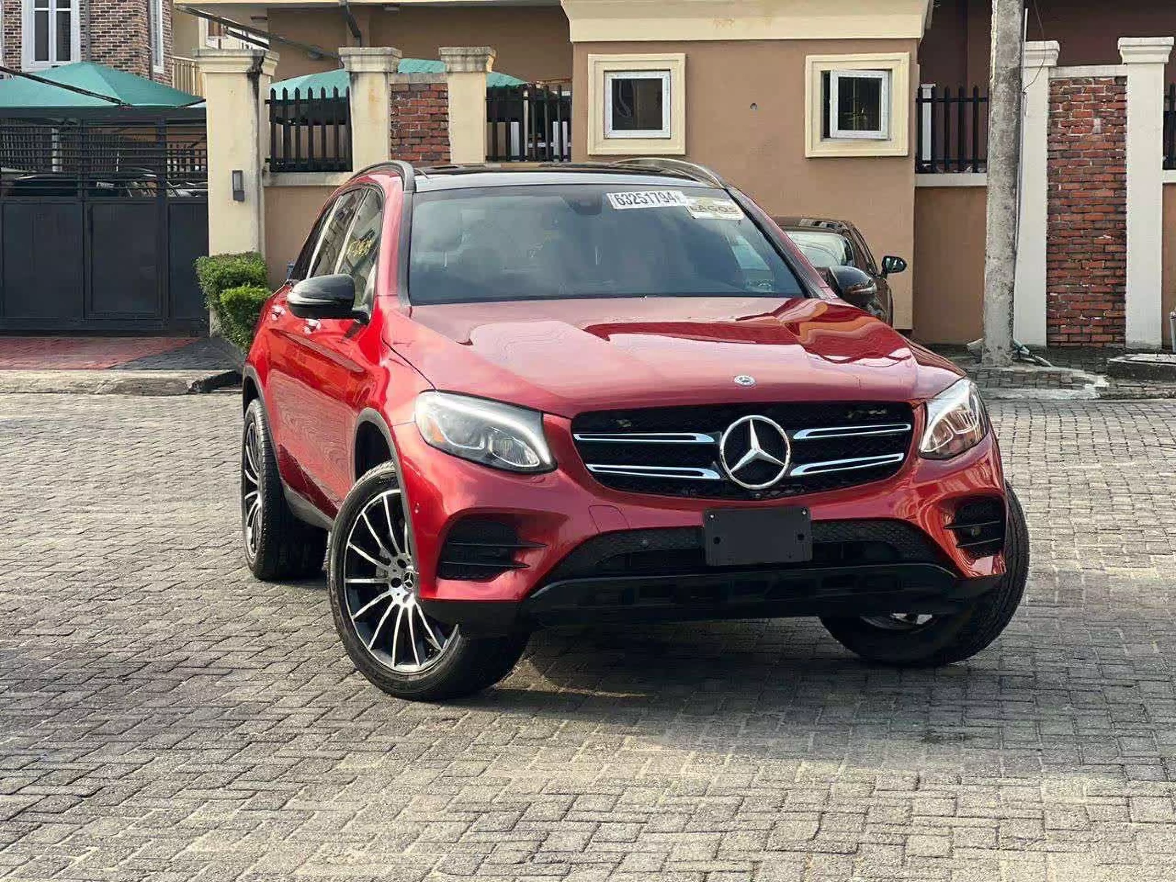 Mercedes-Benz GLC 300 - 2018