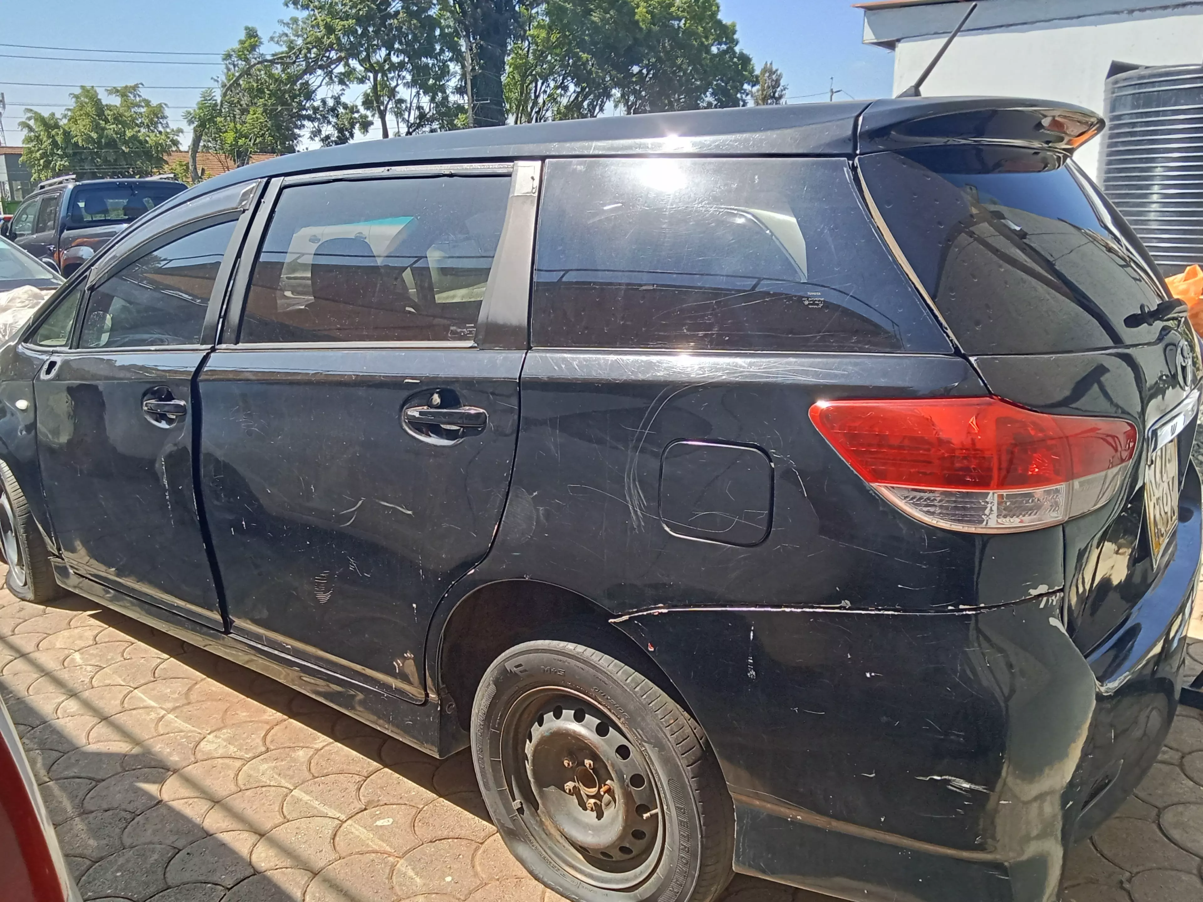 Toyota Wish   - 2012