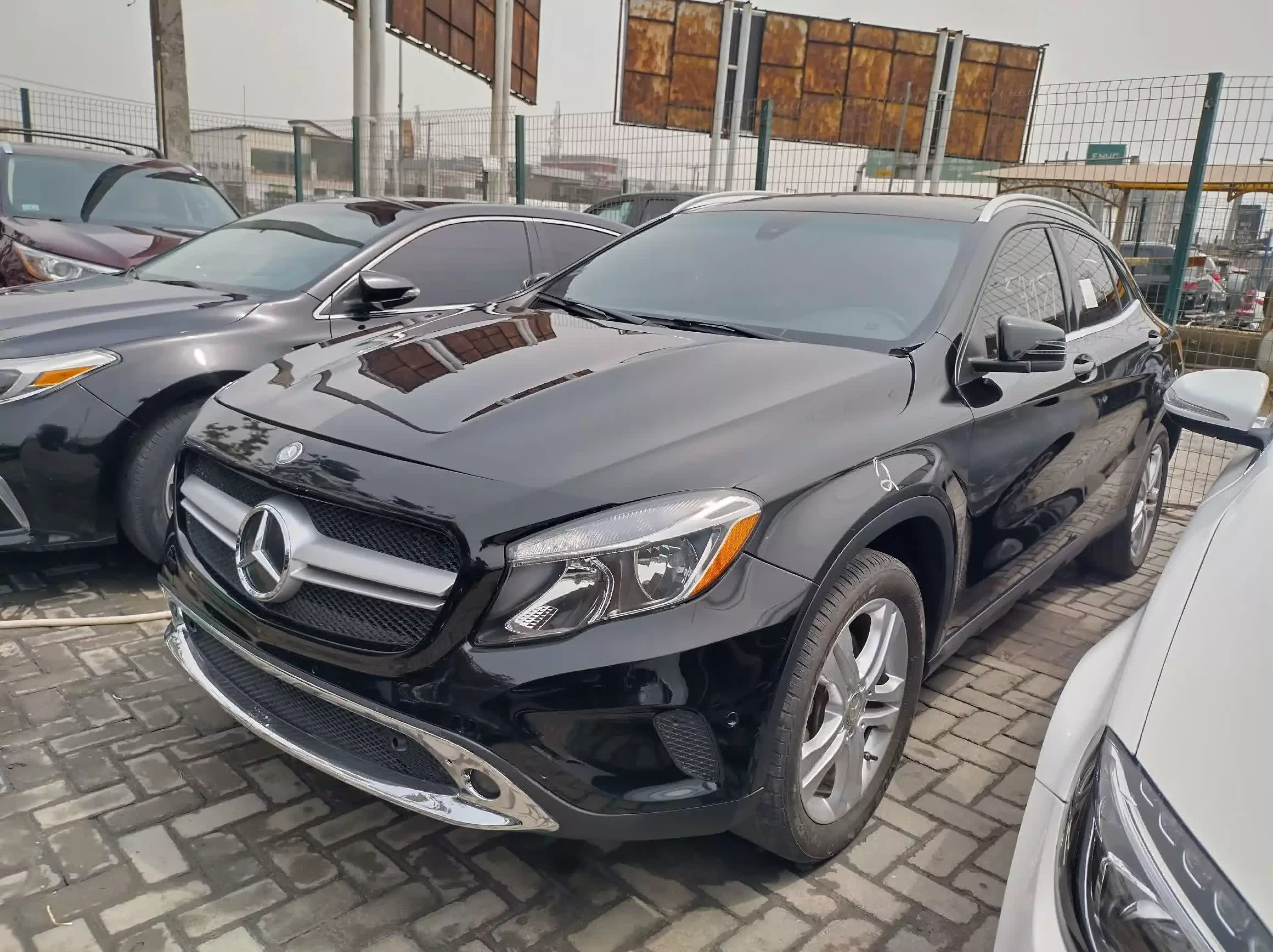 Mercedes-Benz GLA 250 - 2016