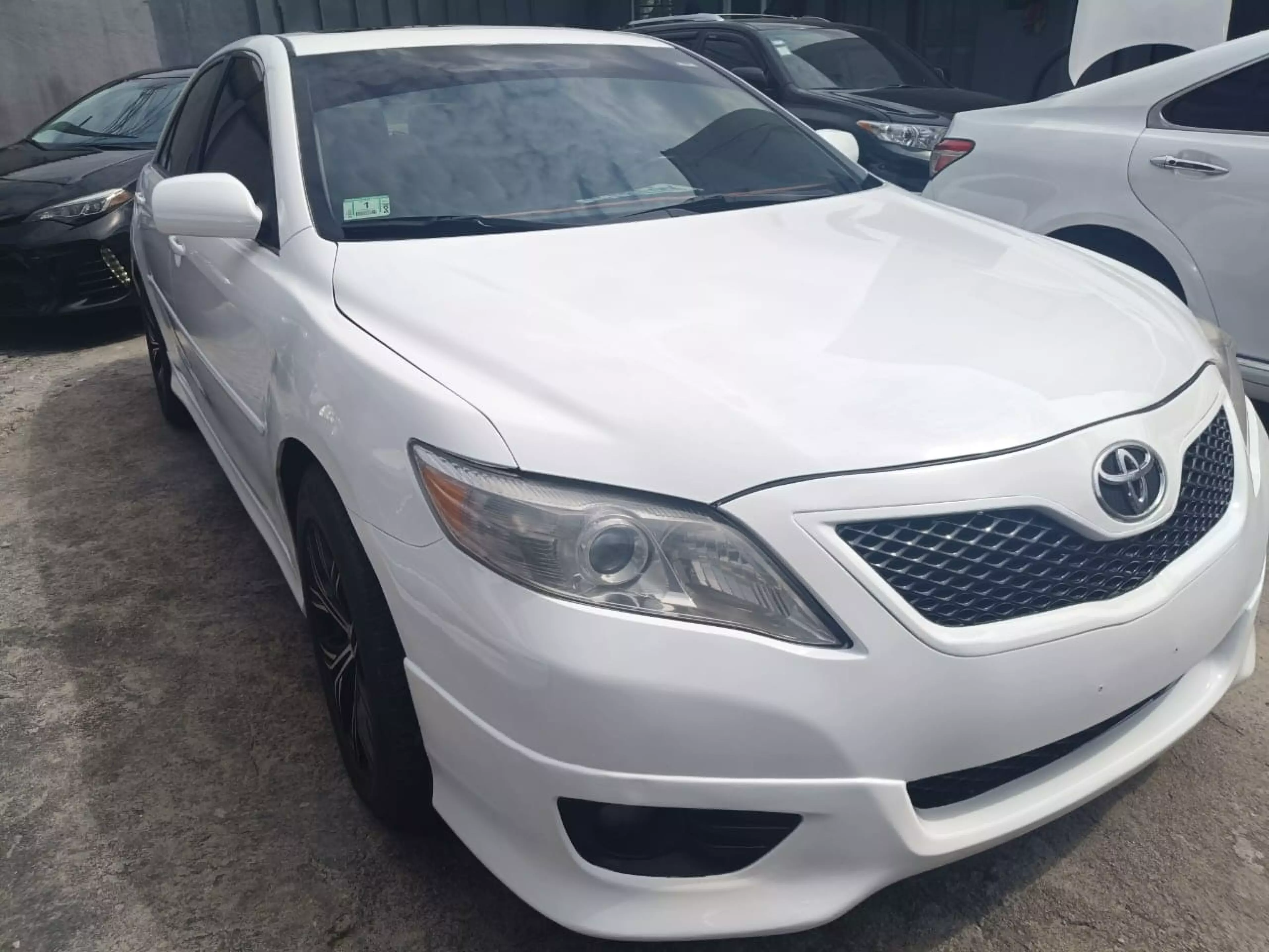 Toyota Camry   - 2011