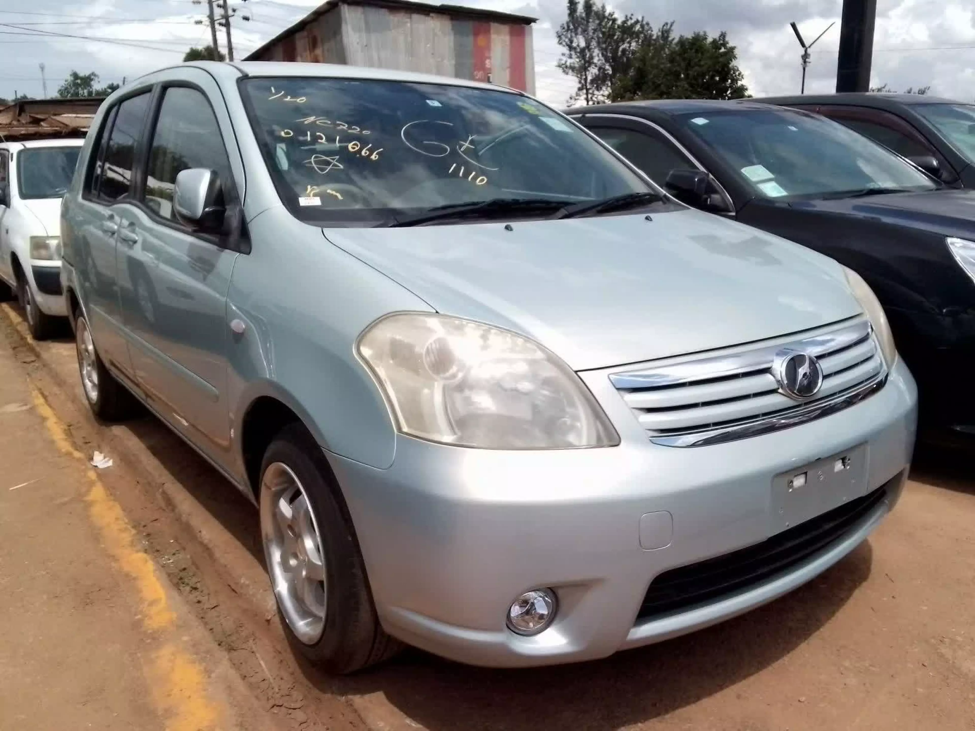 Toyota Raum  - 2009