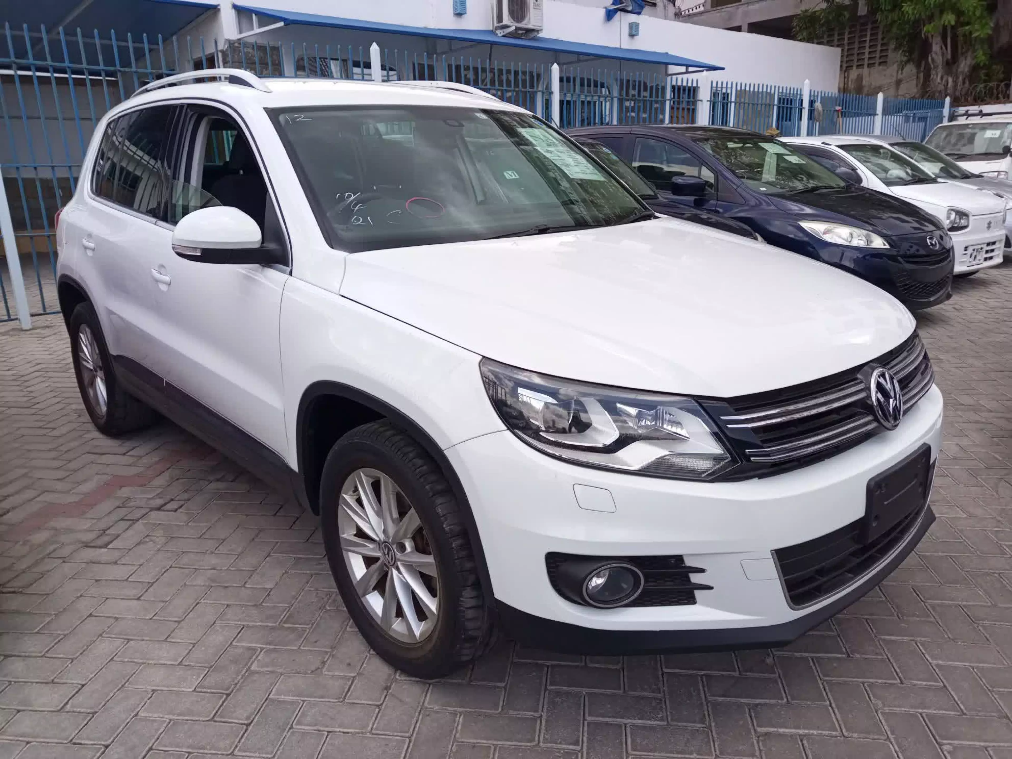 Volkswagen Tiguan - 2015