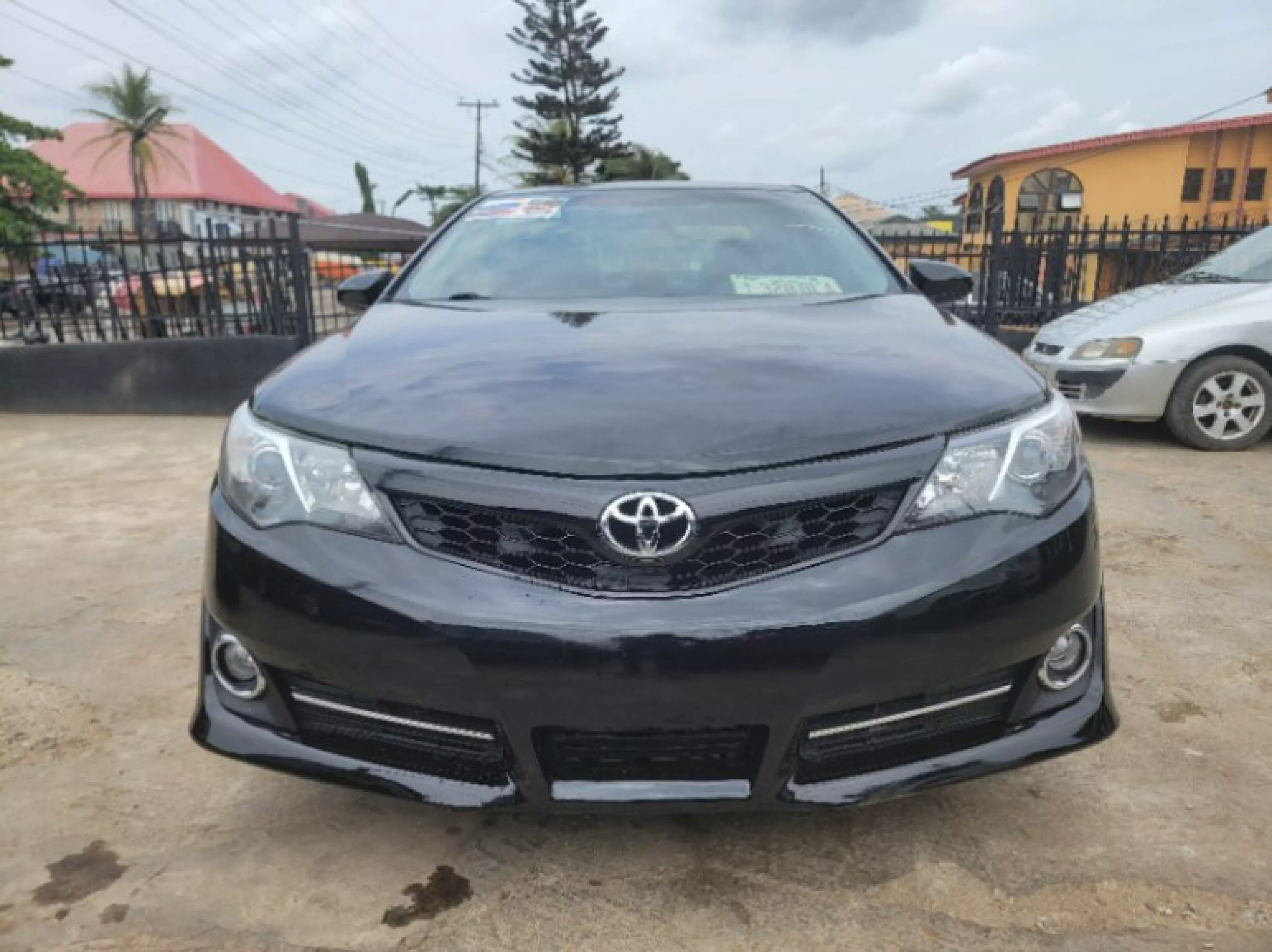 Toyota Camry - 2012