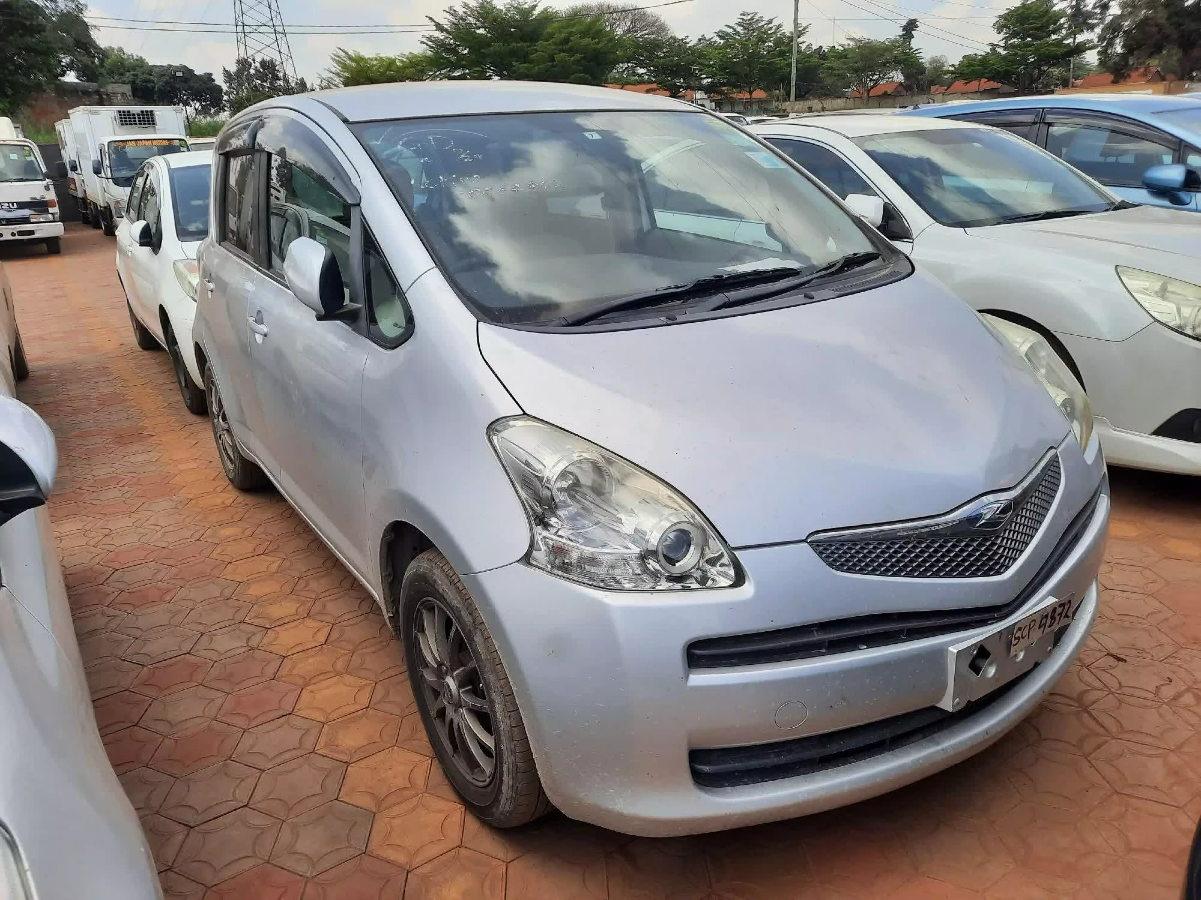 Toyota Ractis - 2009
