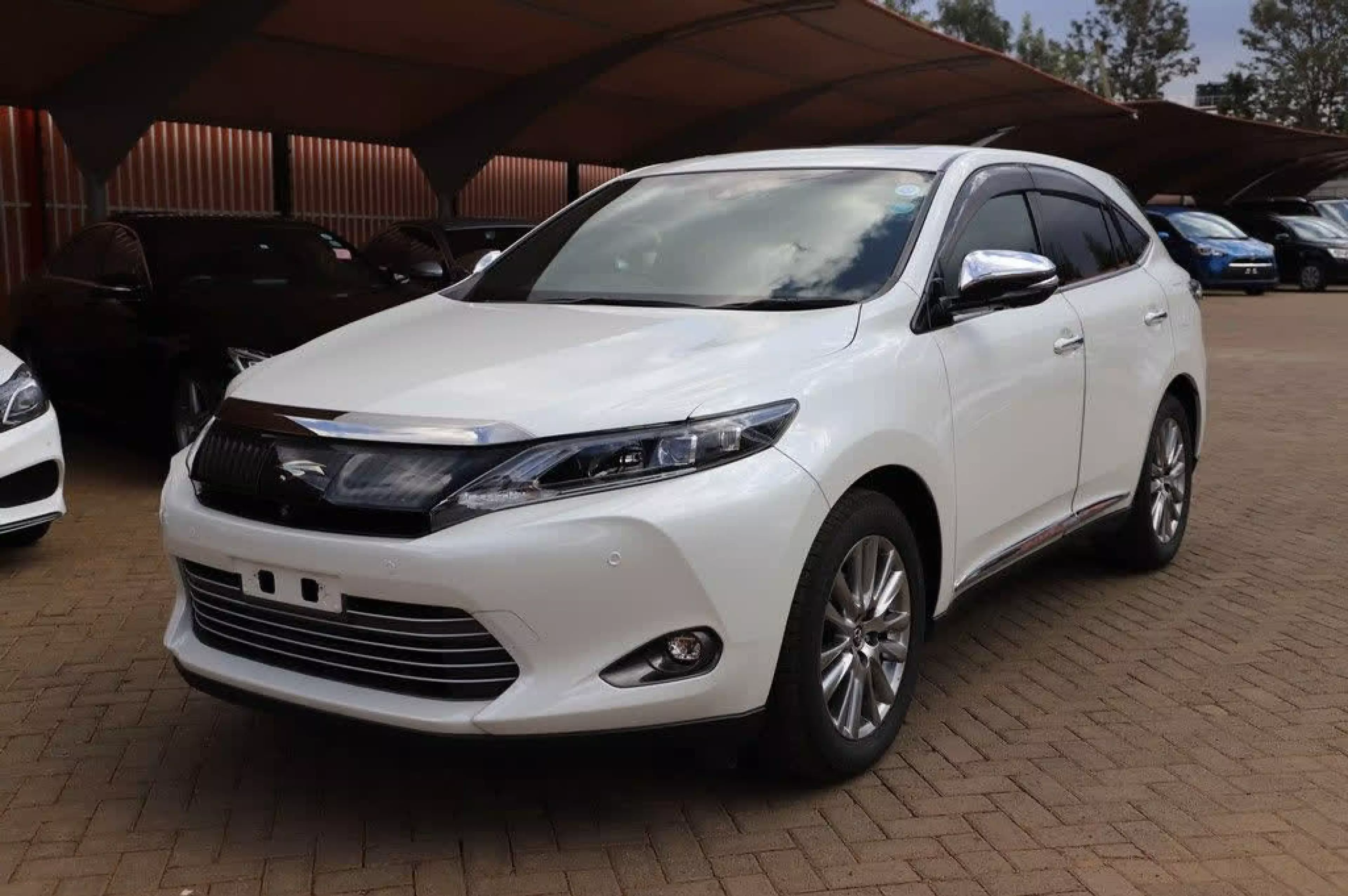 Toyota Harrier - 2016