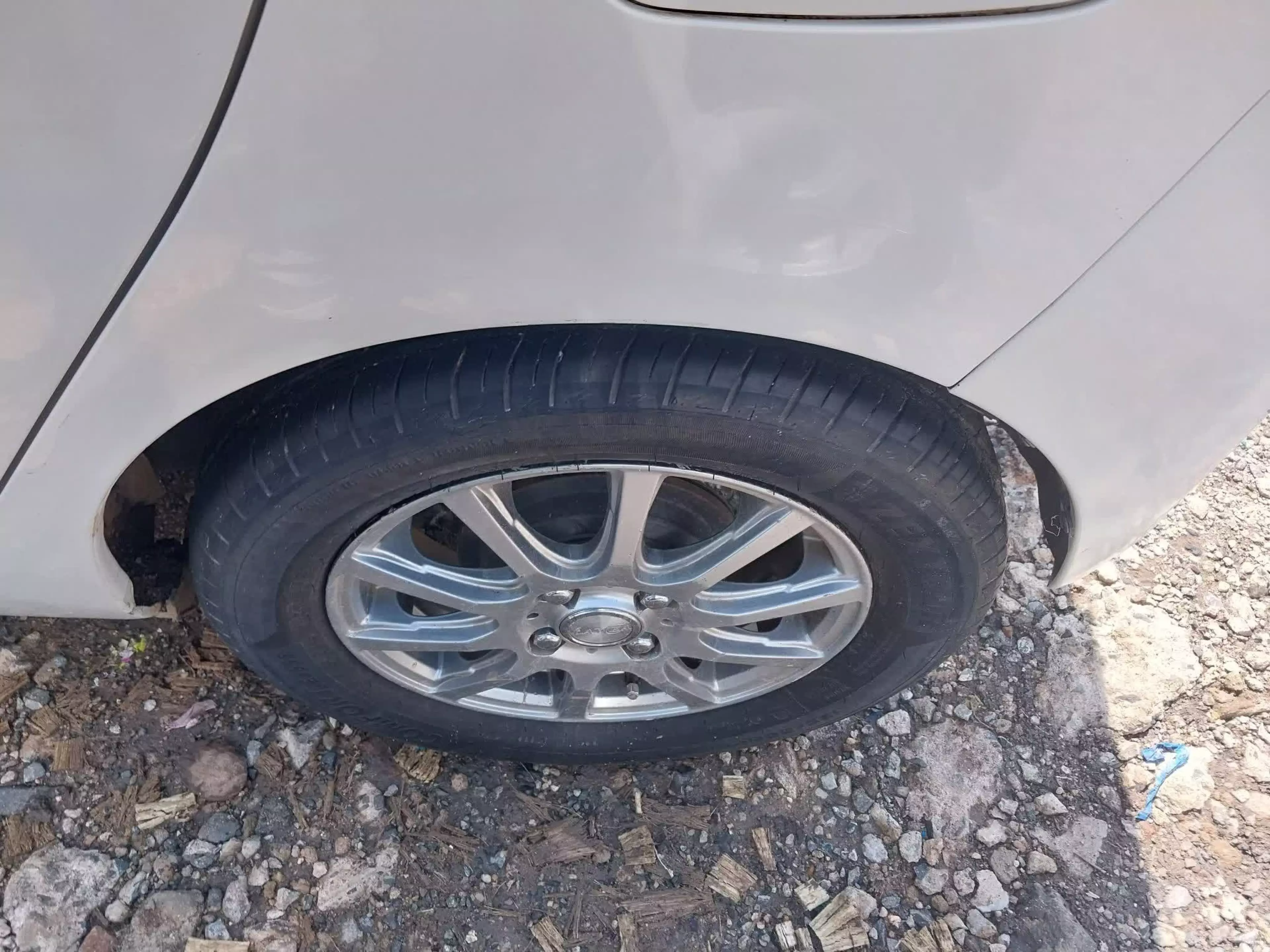 Daihatsu Mira    - 2016