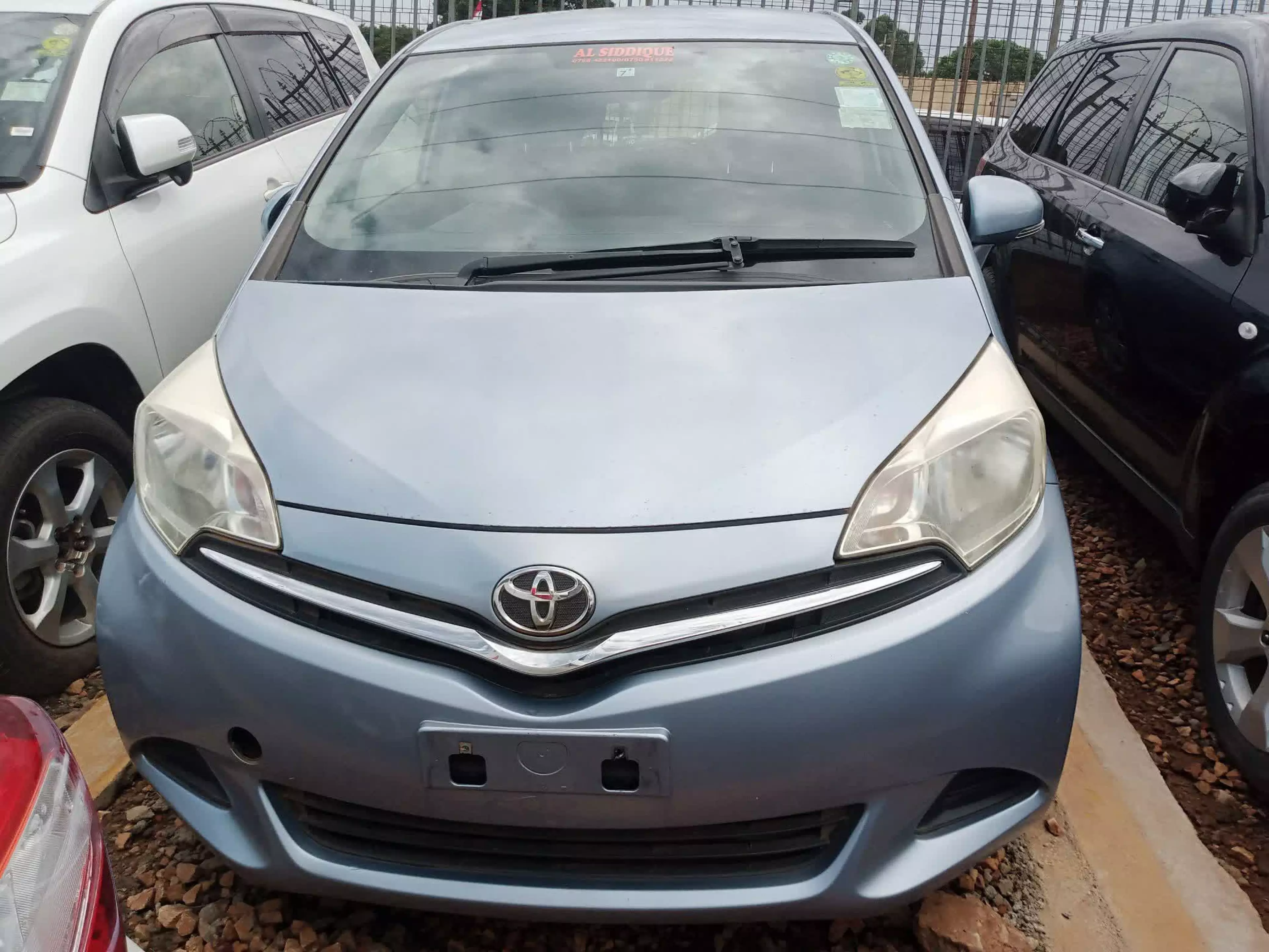 Toyota Ractis - 2013