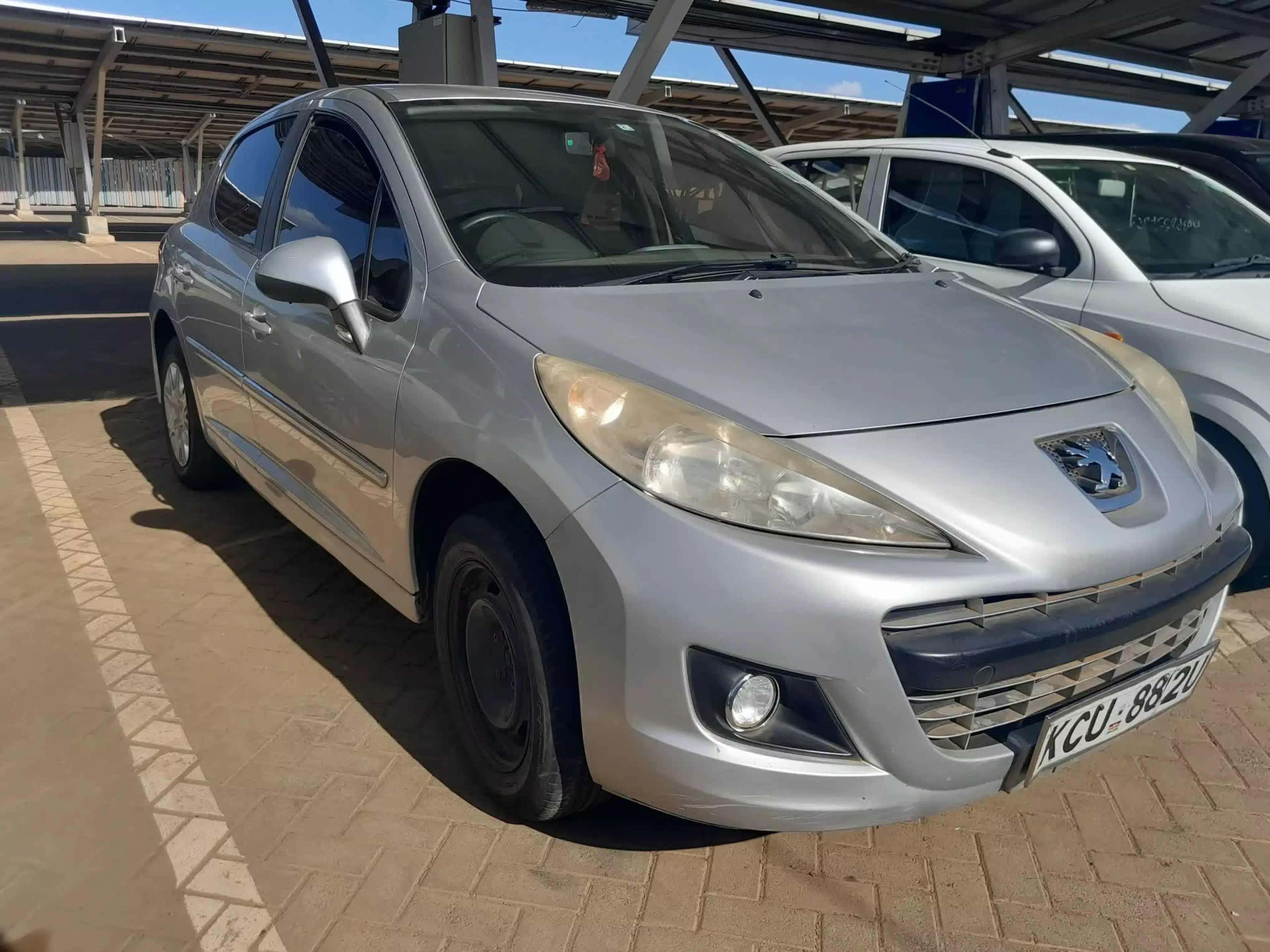 Peugeot 207 - 2012