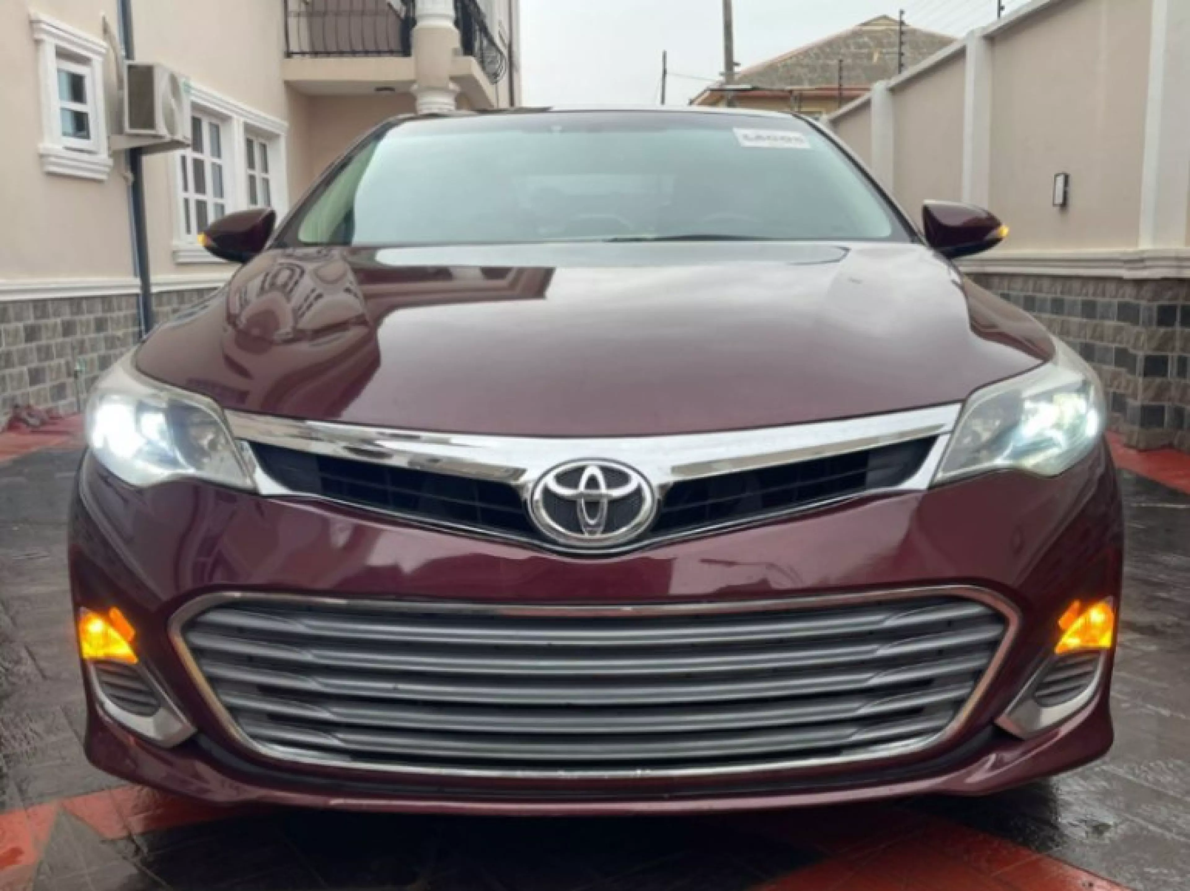 Toyota Avalon - 2015
