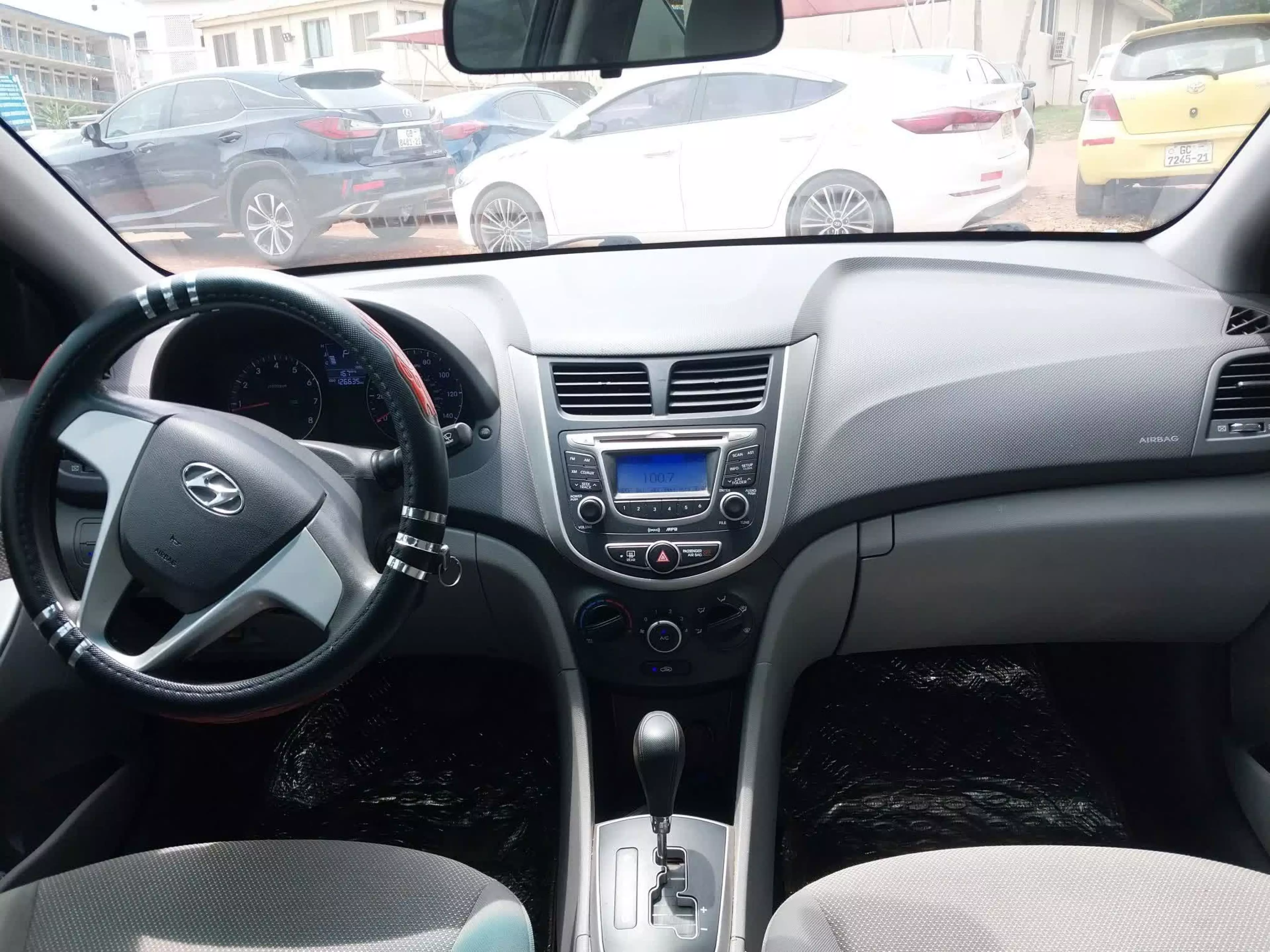 Hyundai Accent   - 2013