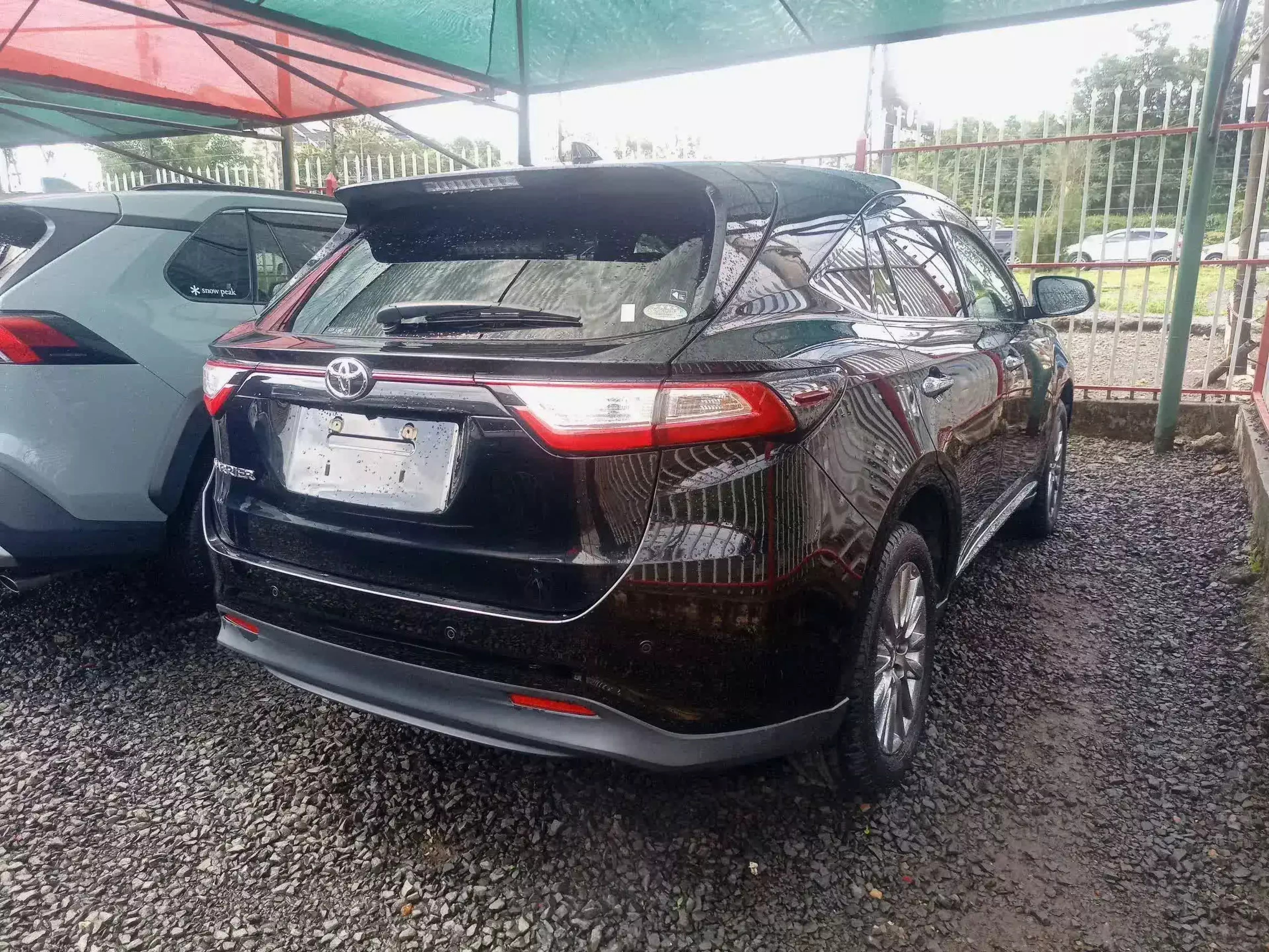Toyota Harrier   - 2017