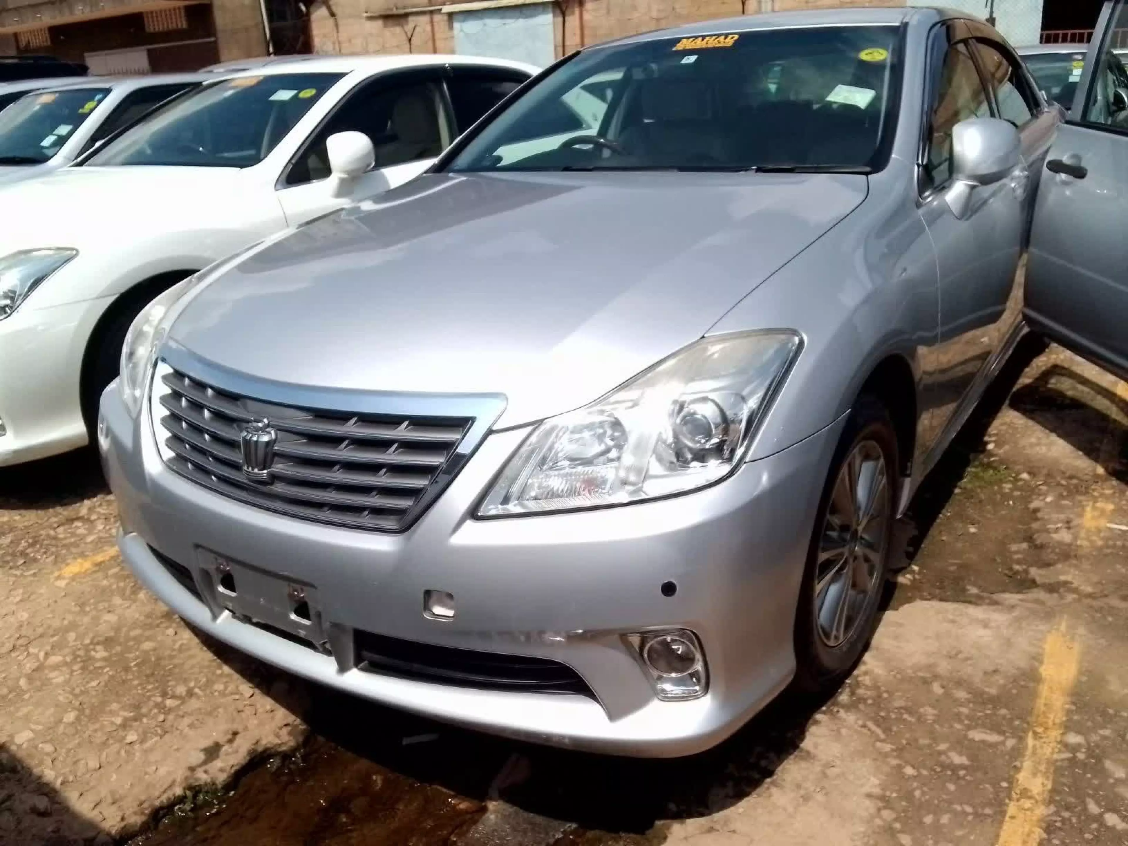 Toyota Crown - 2010