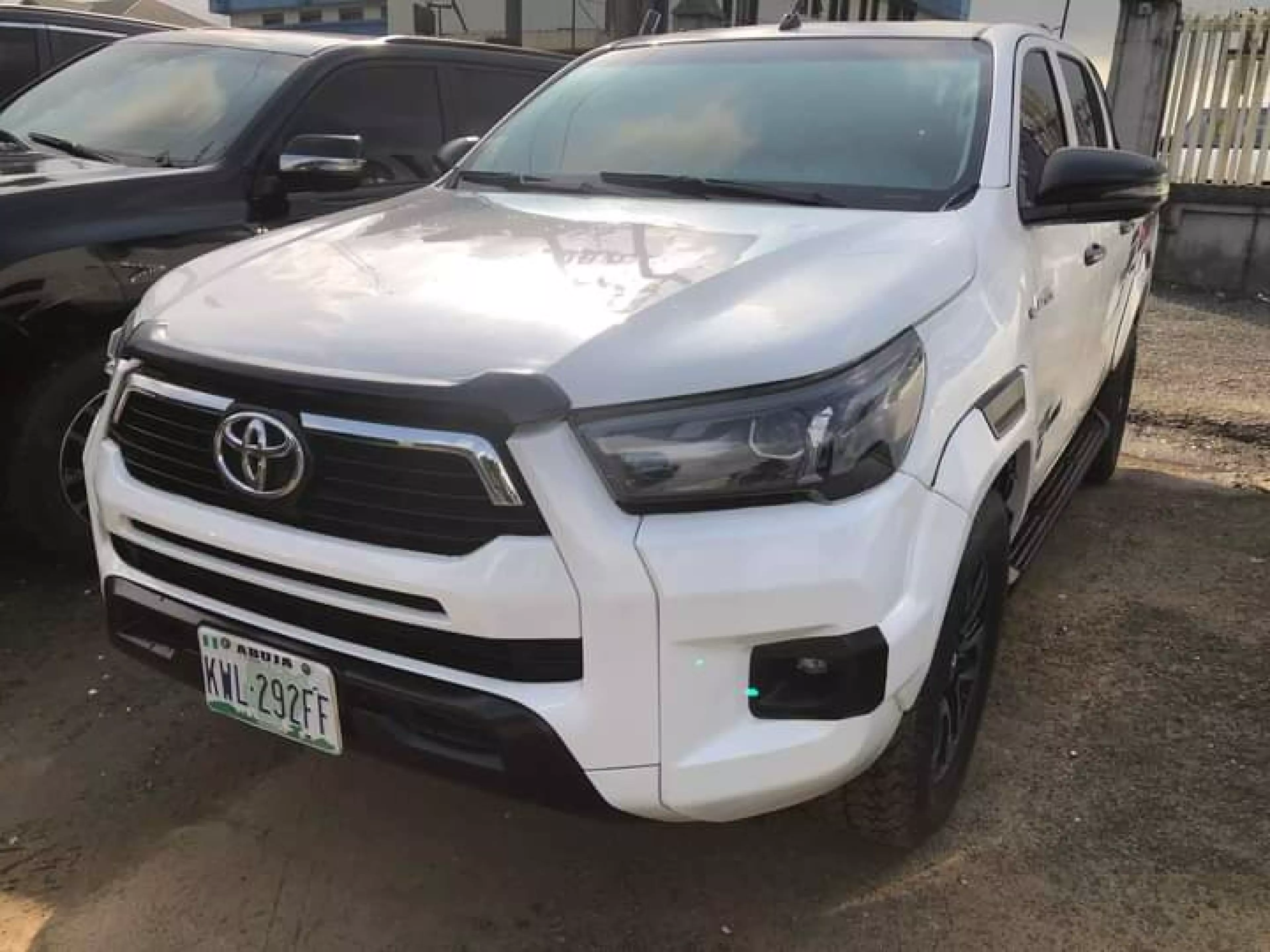Toyota Hilux   - 2012