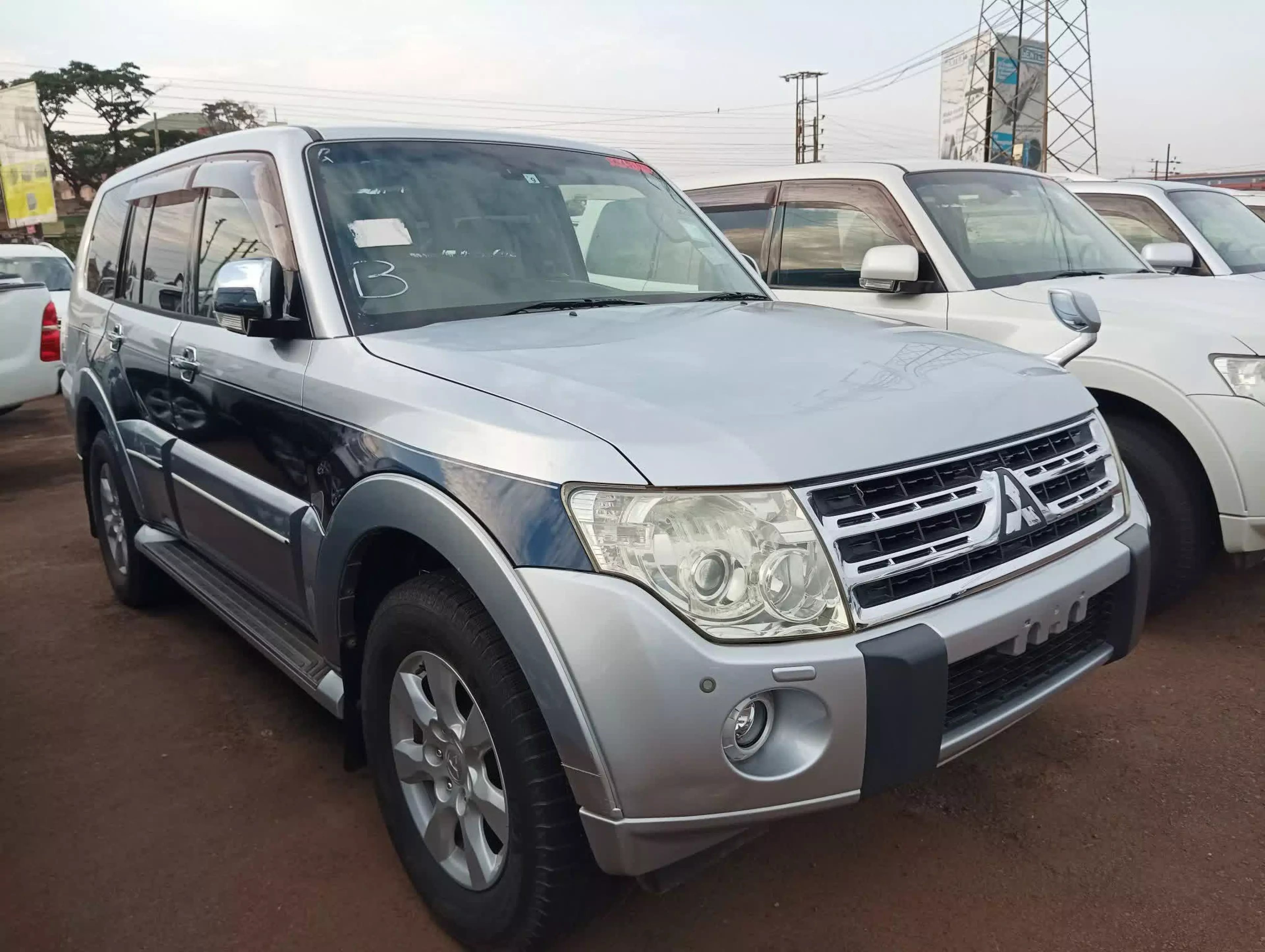 Mitsubishi Pajero - 2010