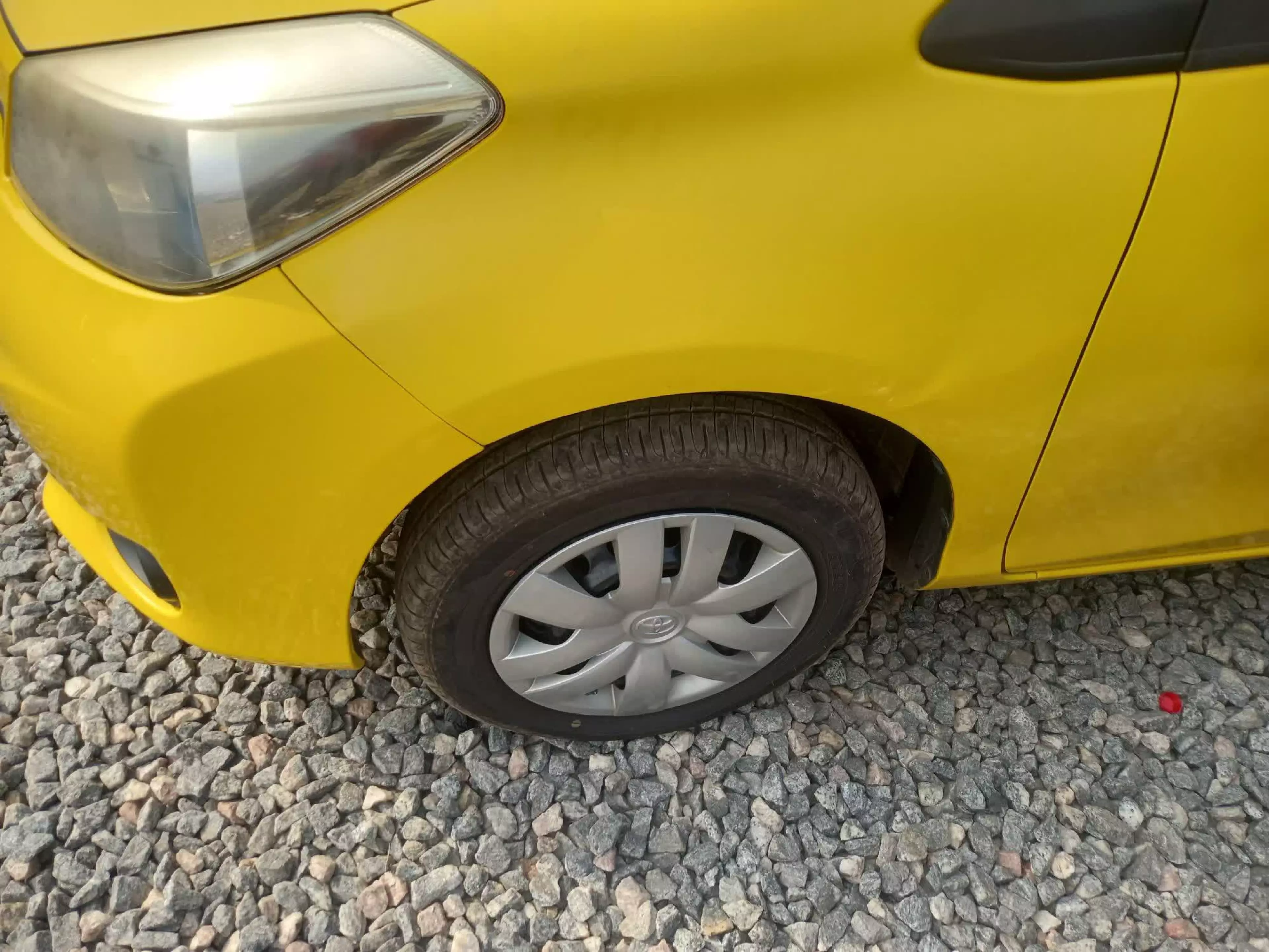 Toyota Vitz   - 2012