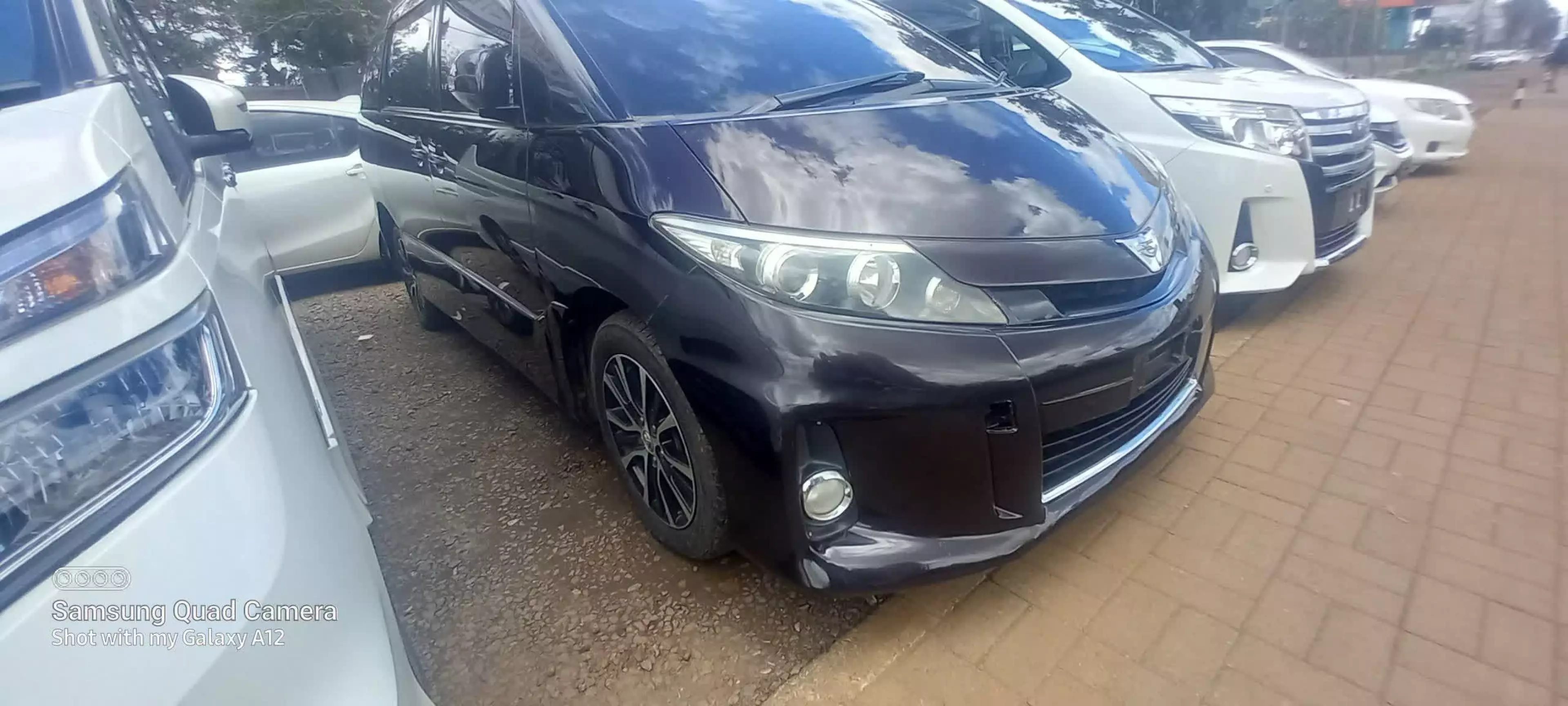 Toyota Estima  - 2016