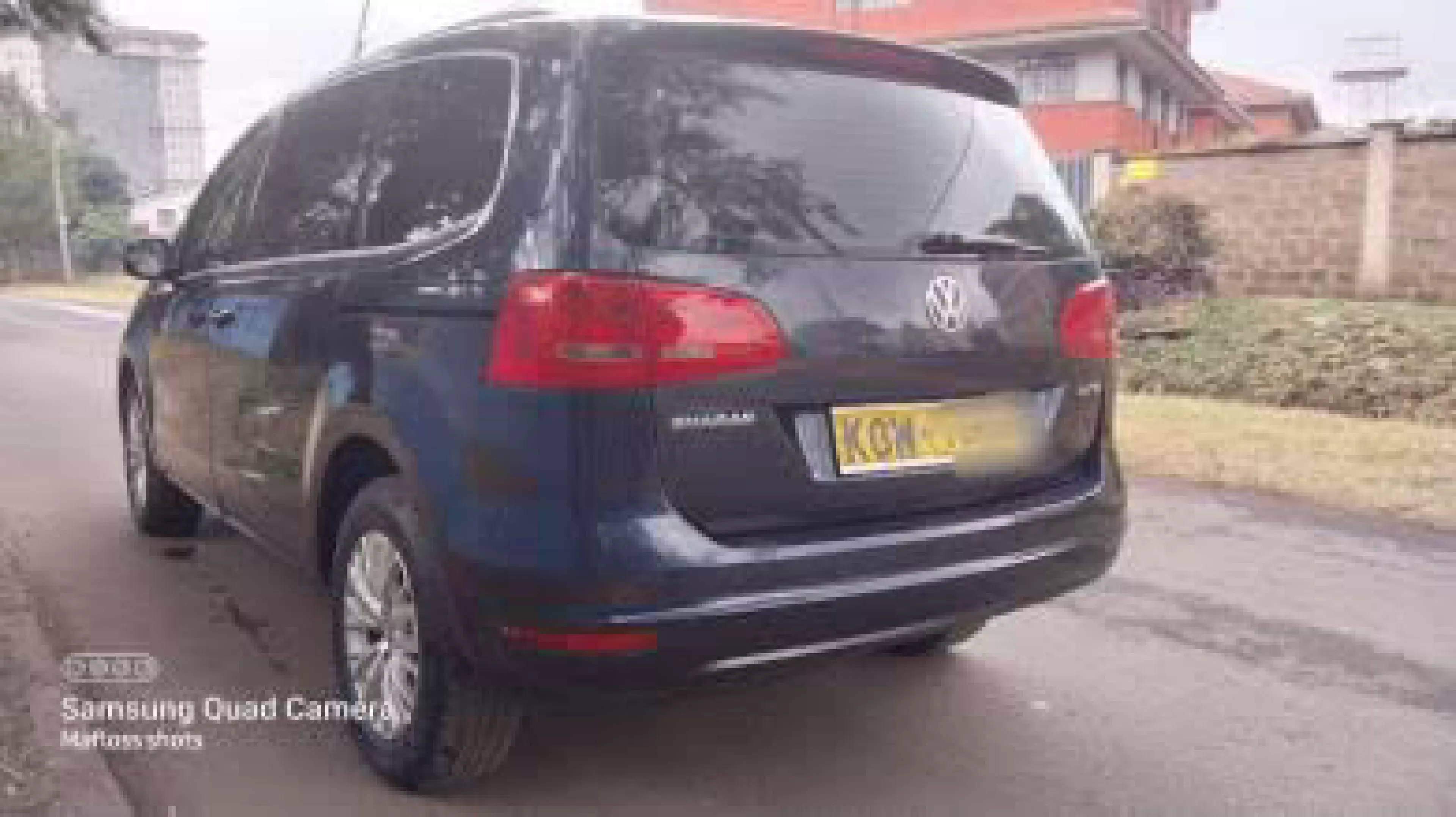 Volkswagen Sharan   - 2012