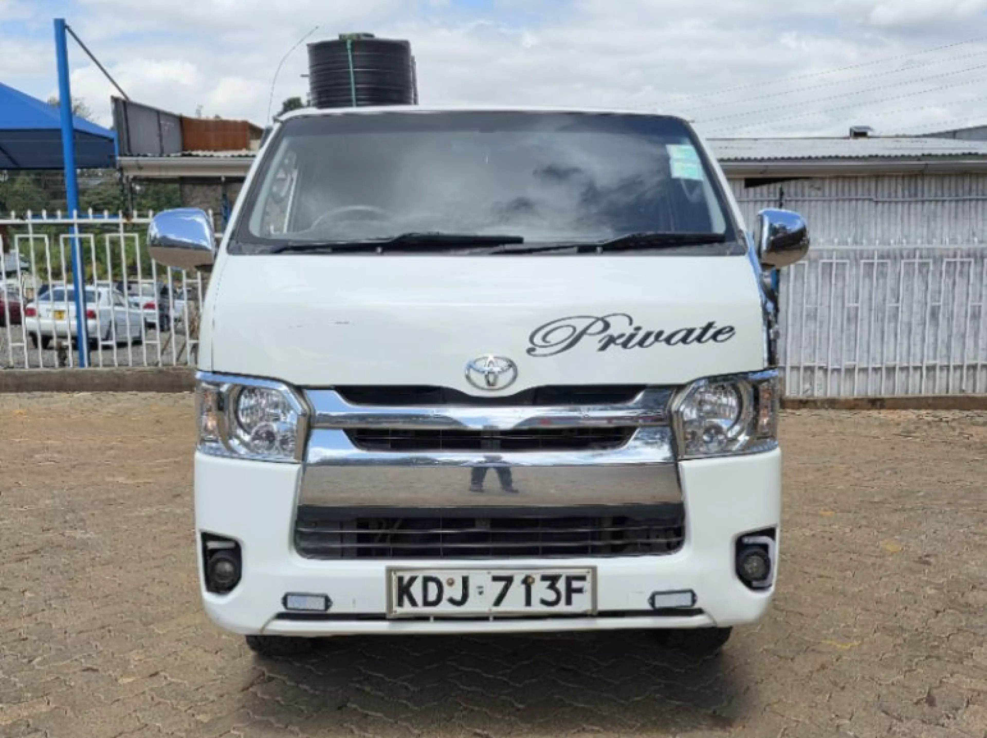 Toyota Hiace - 2015