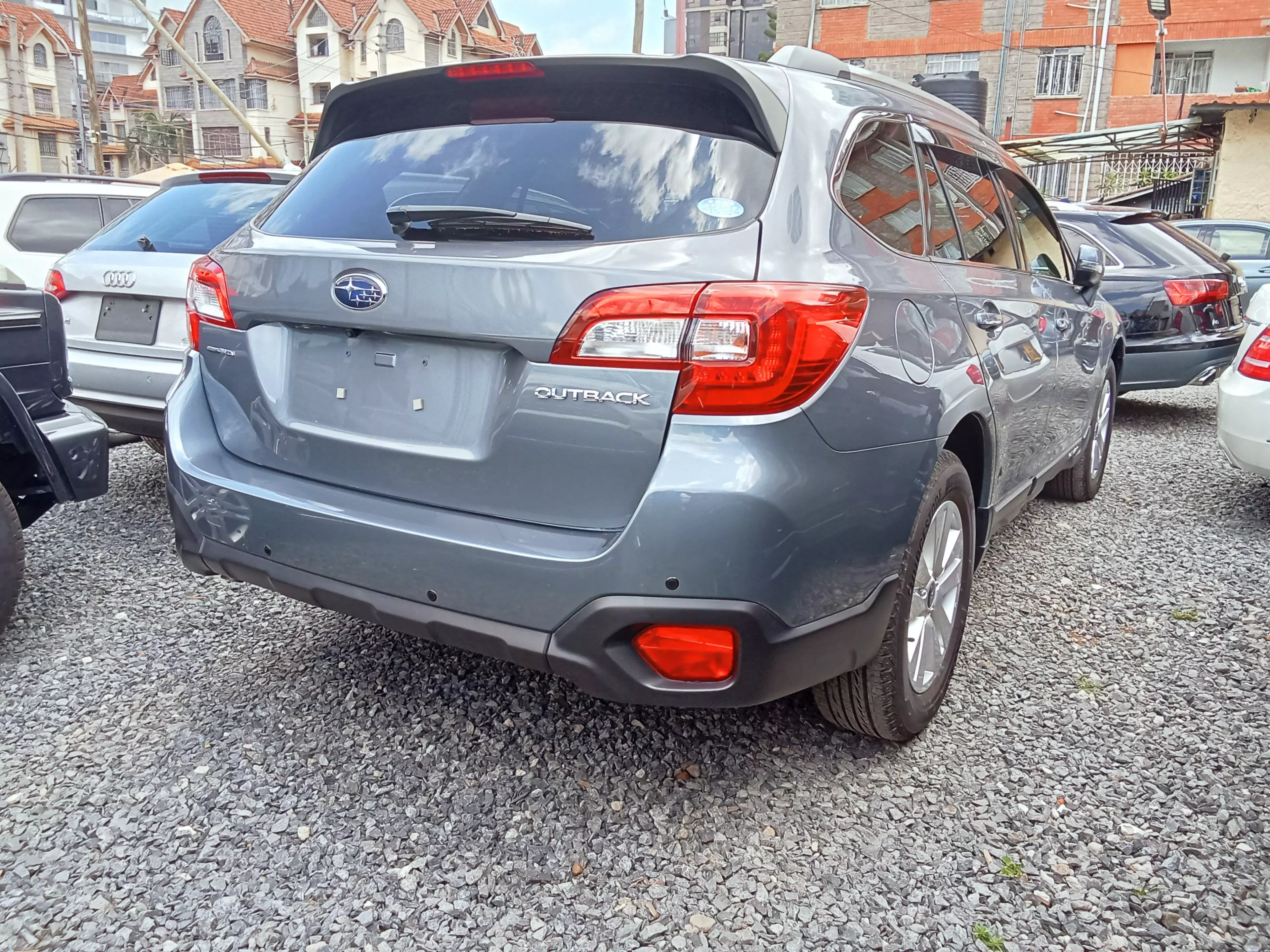 Subaru Outback   - 2017