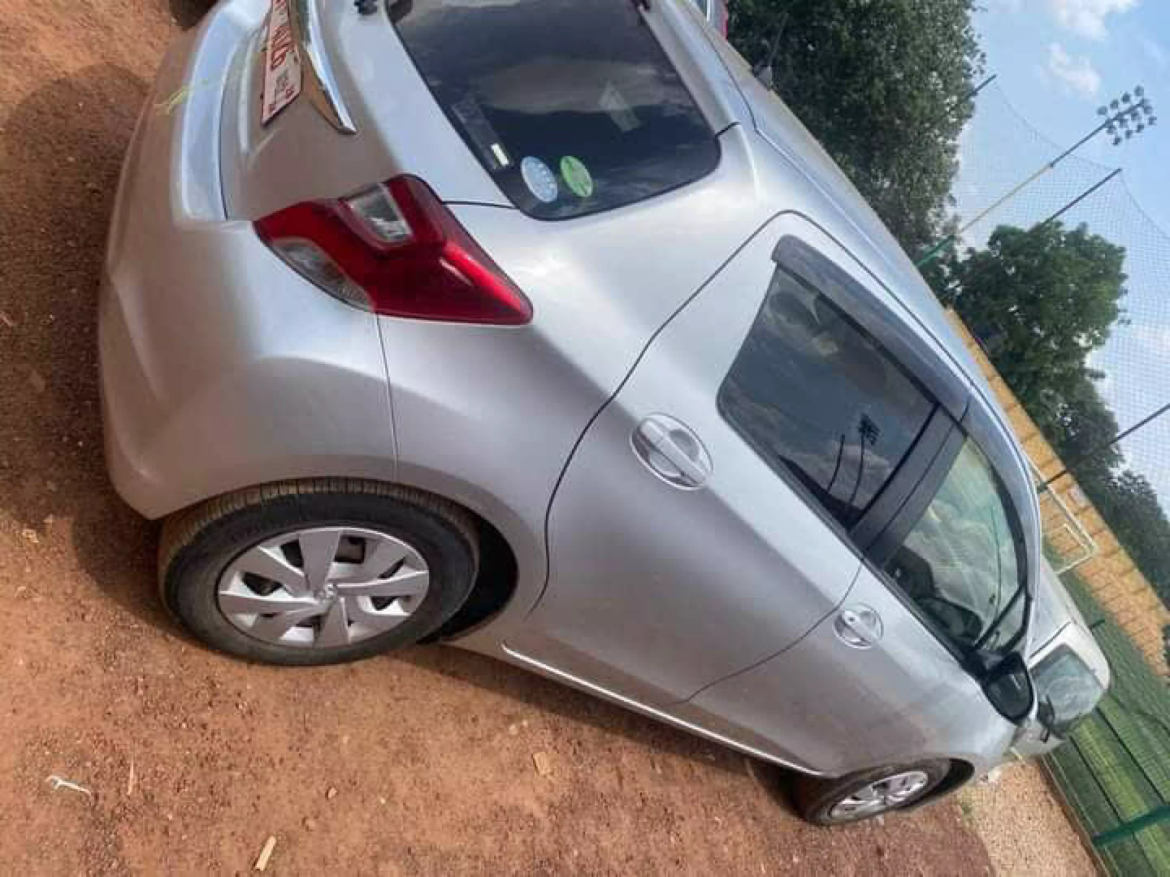 Toyota Vitz   - 2015