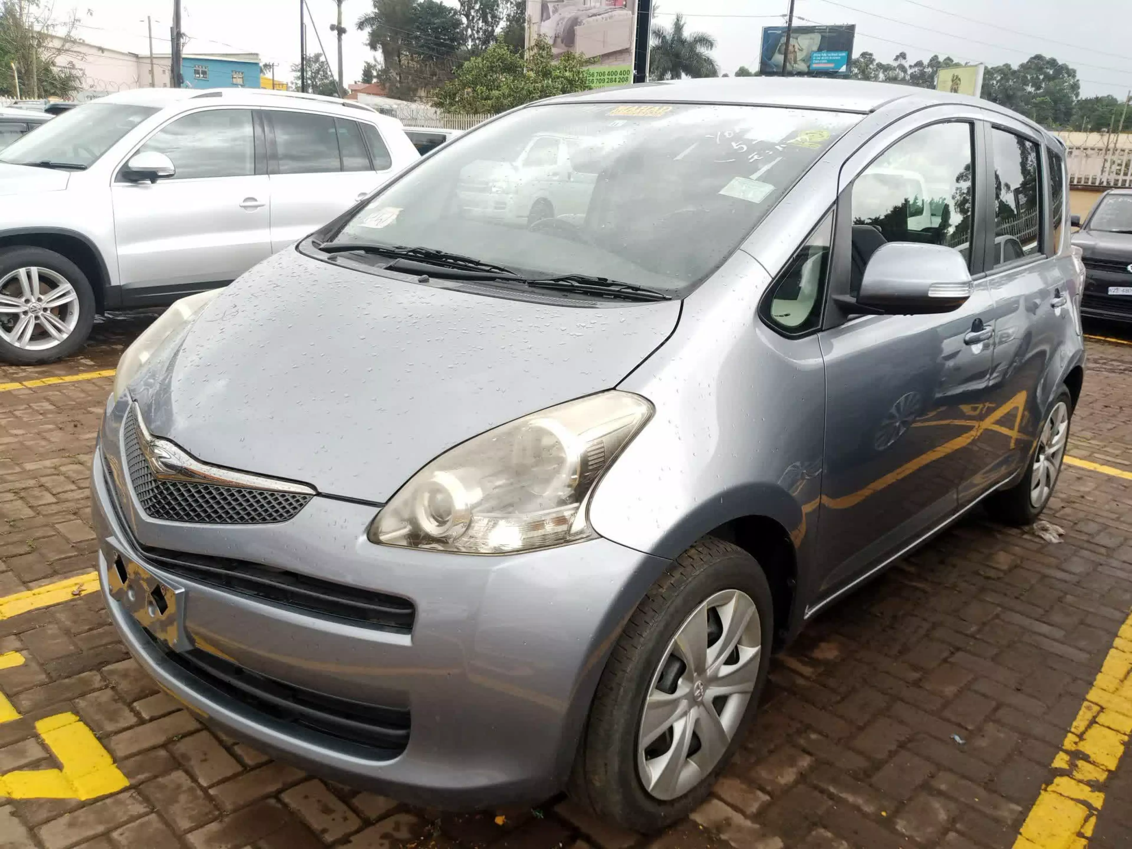 Toyota Ractis - 2009
