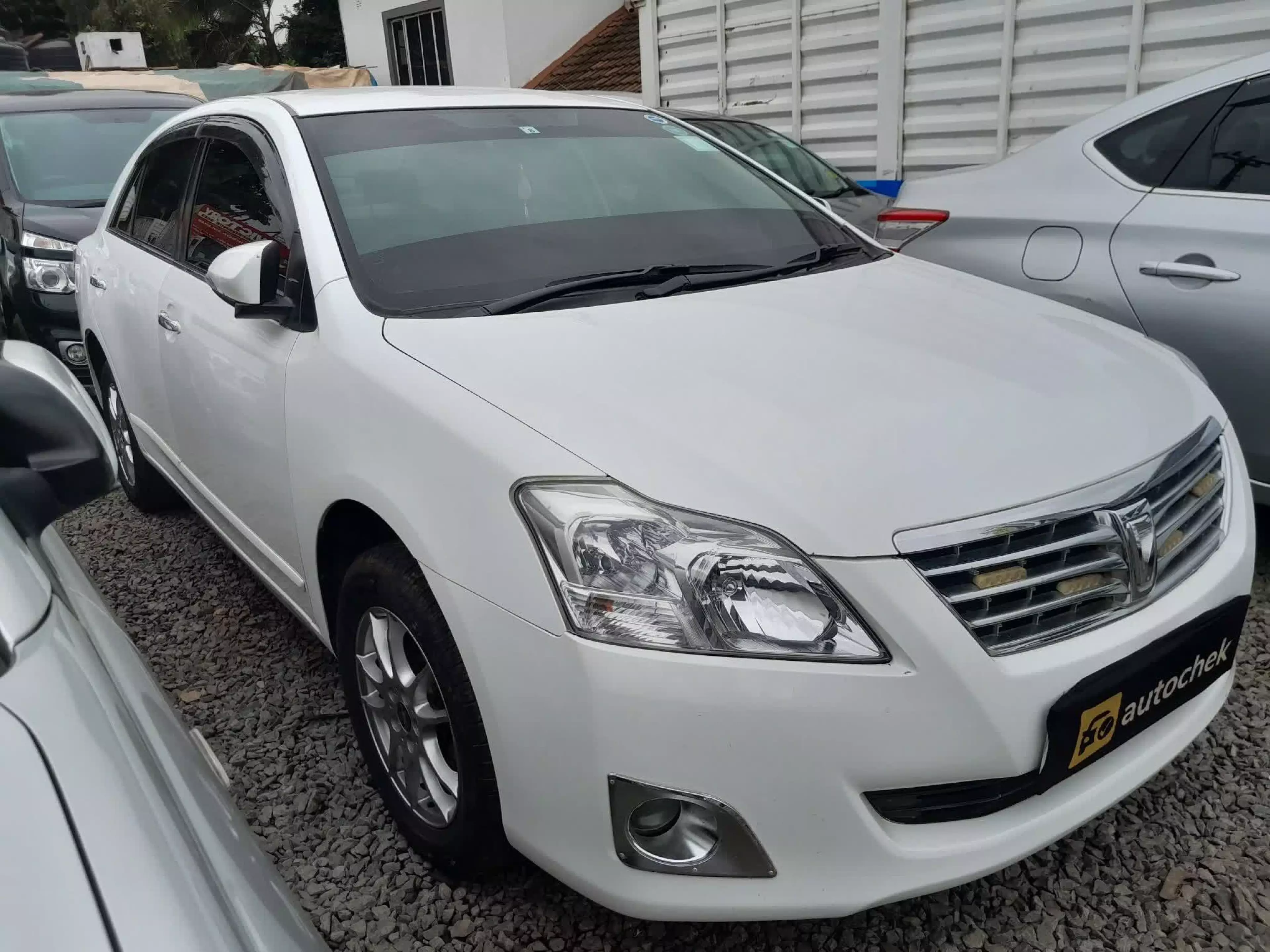 Toyota Premio  - 2014