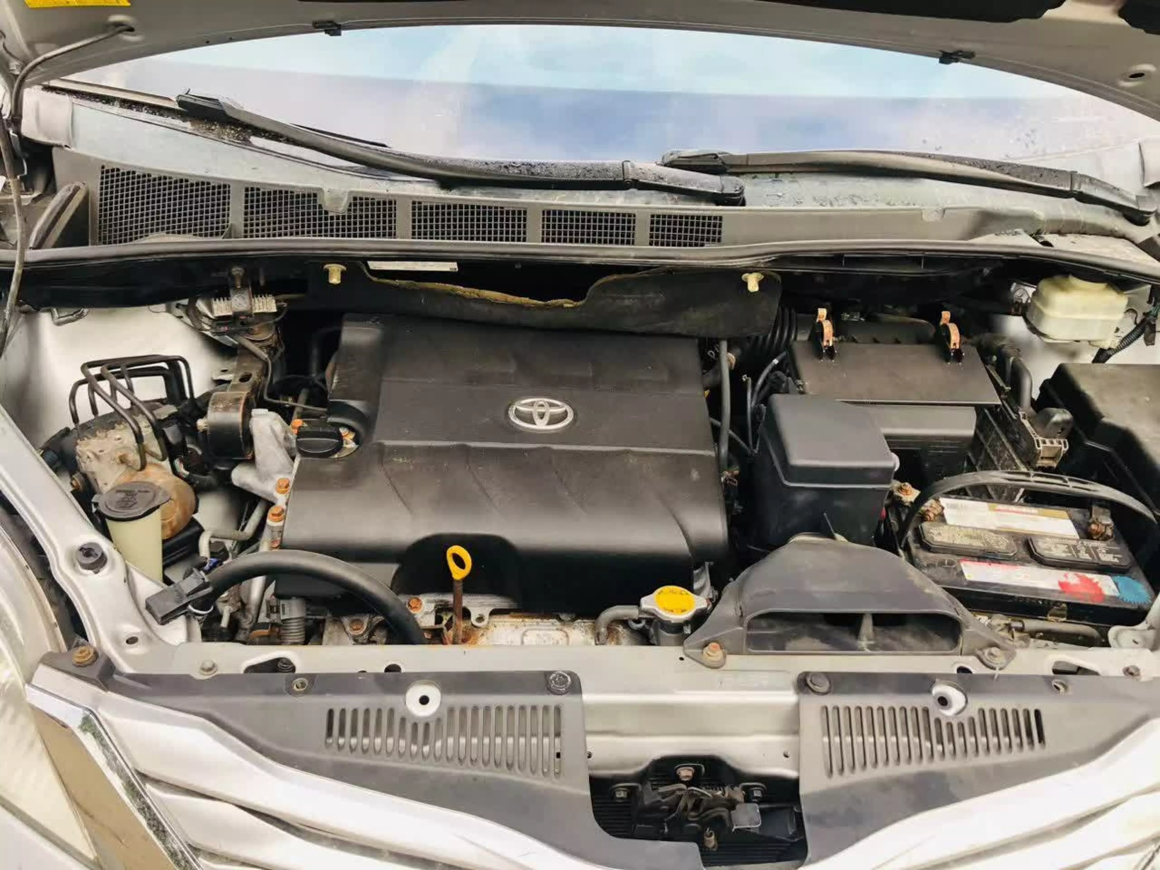 Toyota Sienna   - 2011