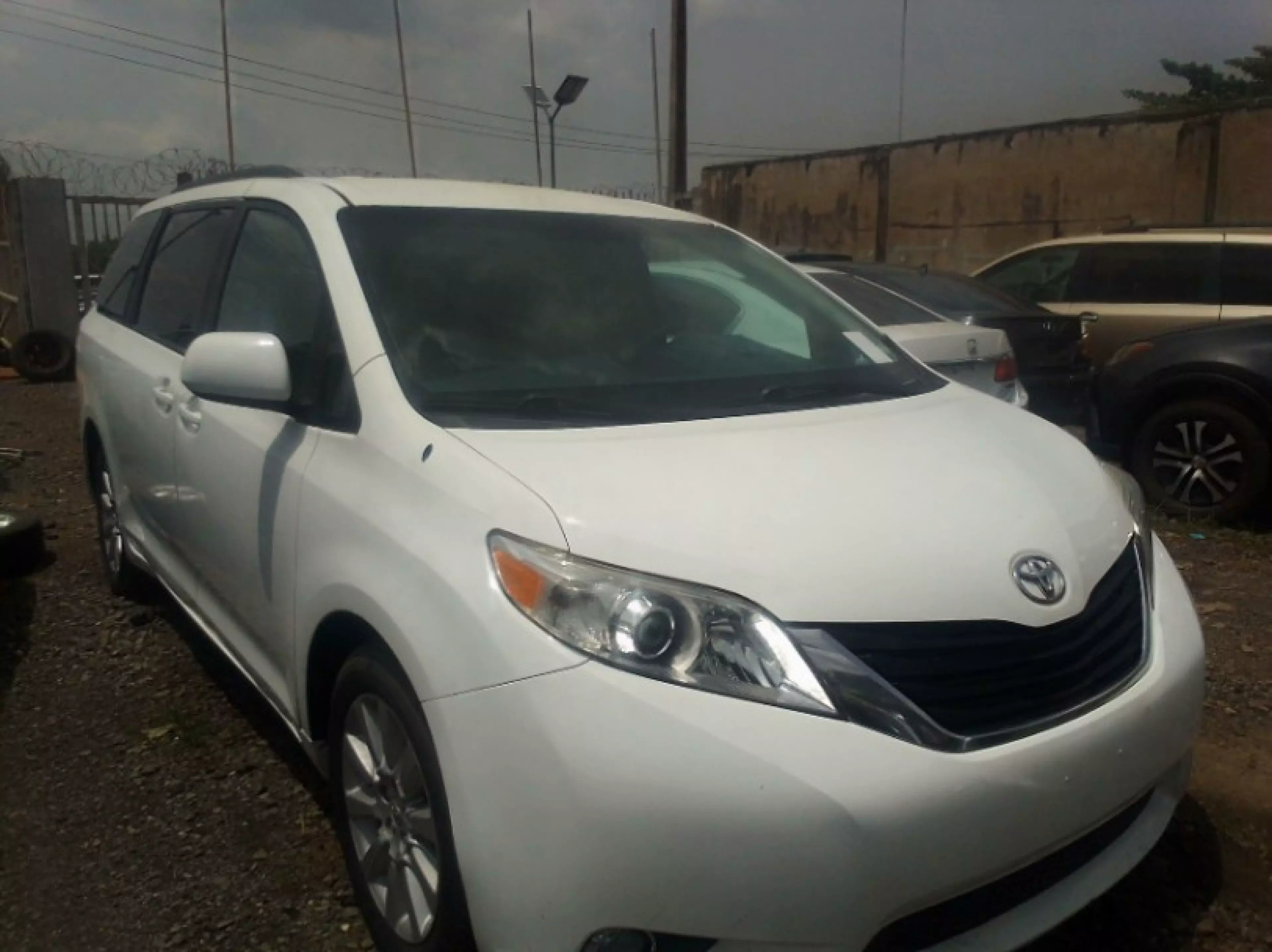Toyota Sienna - 2016