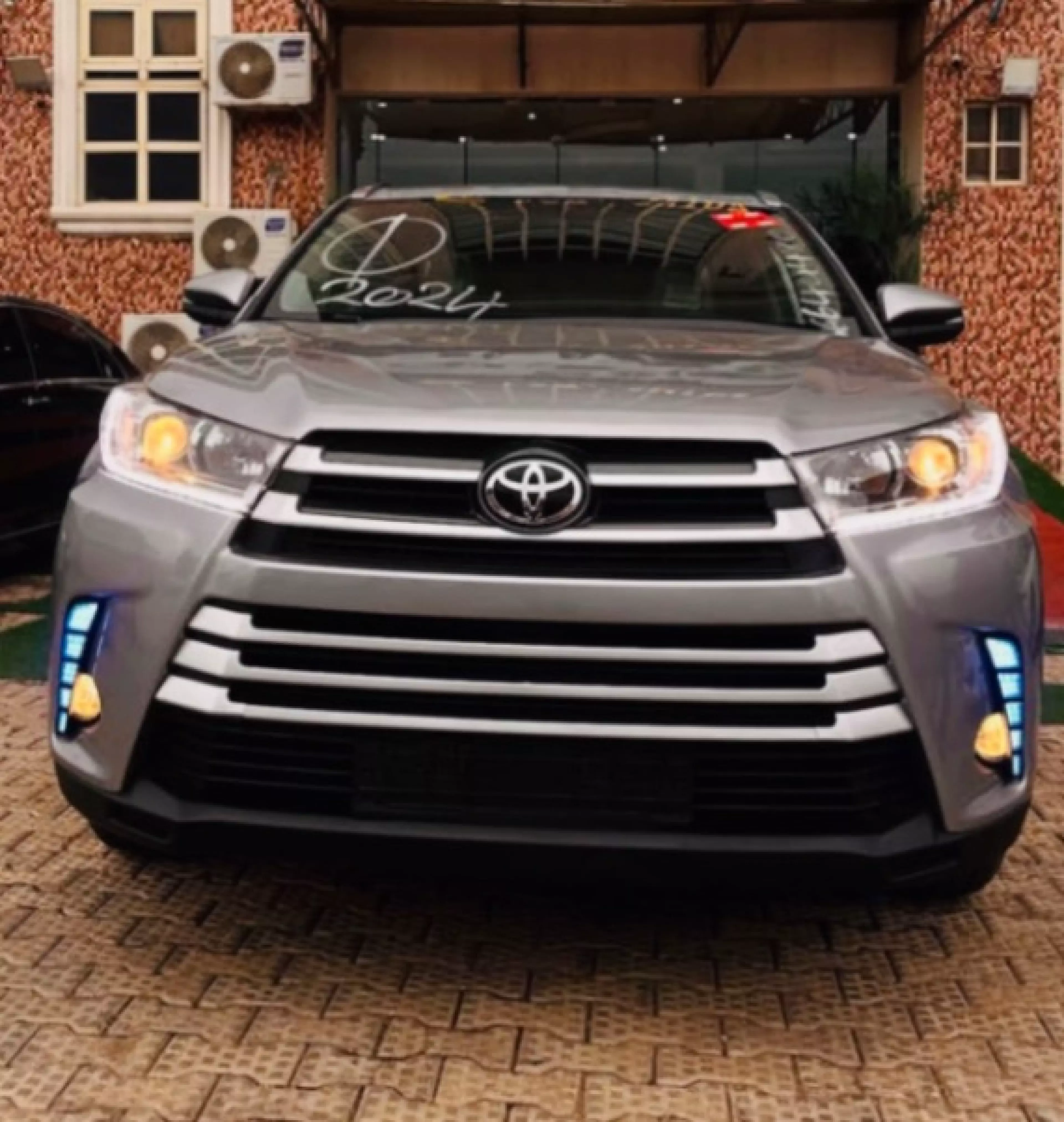 Toyota Highlander - 2016