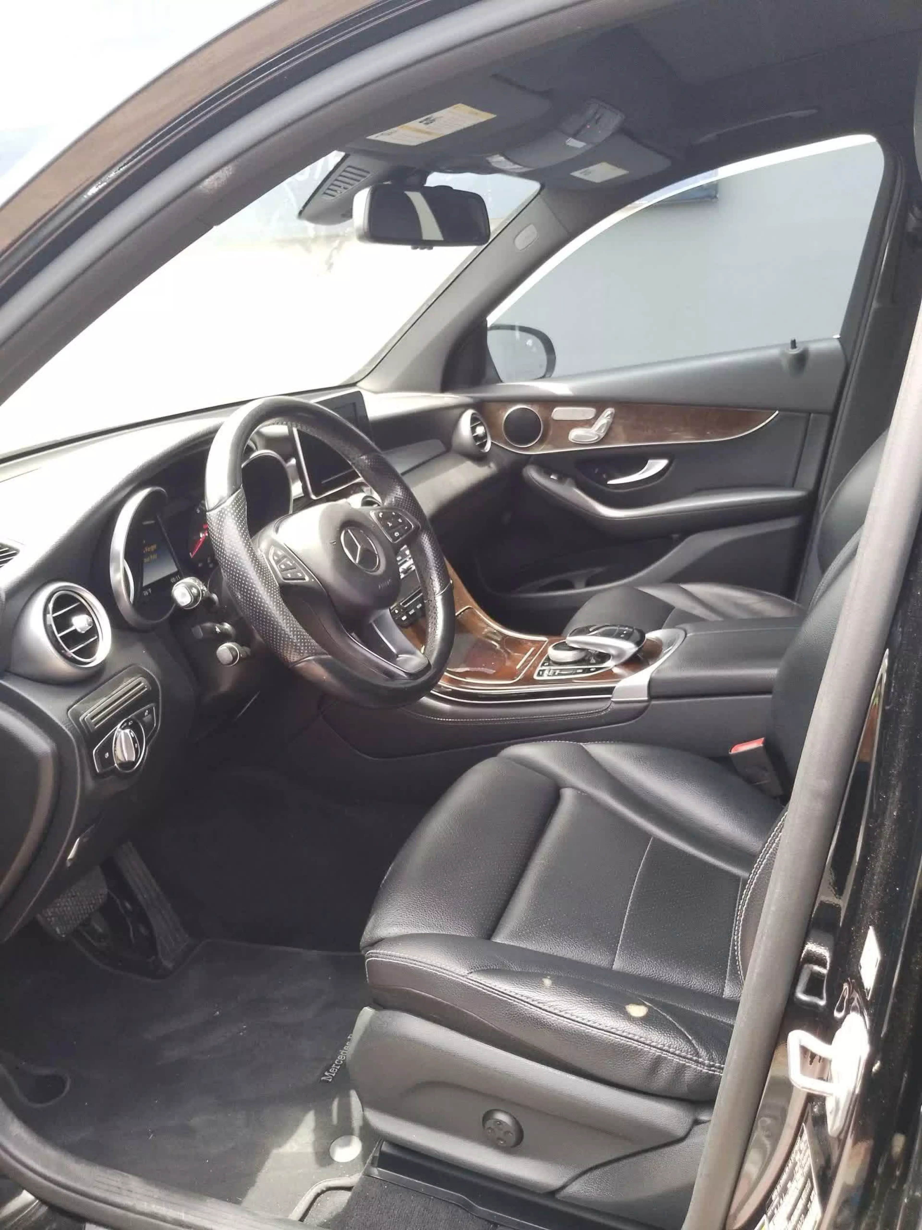 Mercedes-Benz GLC 300   - 2017