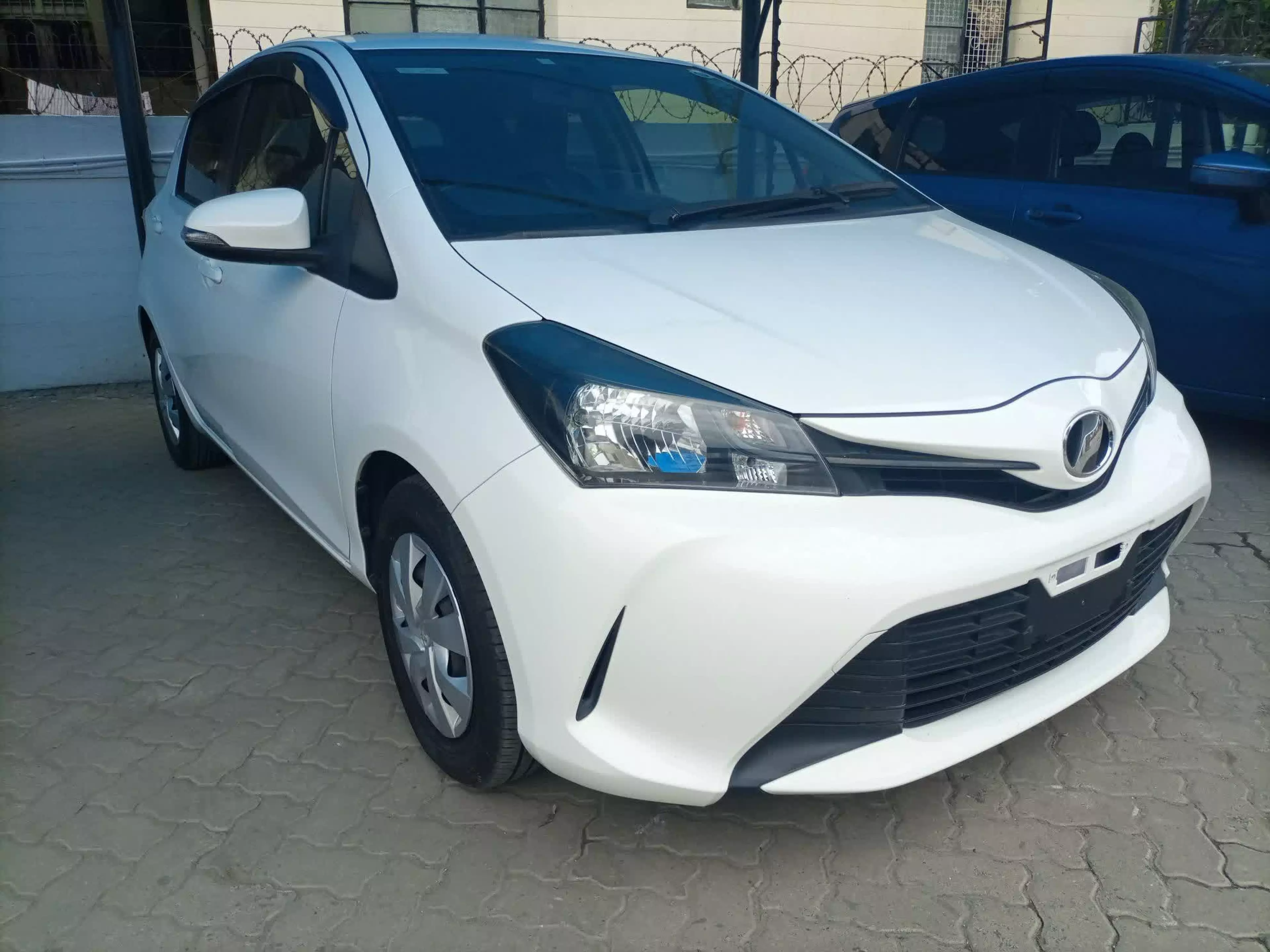 Toyota Vitz - 2015