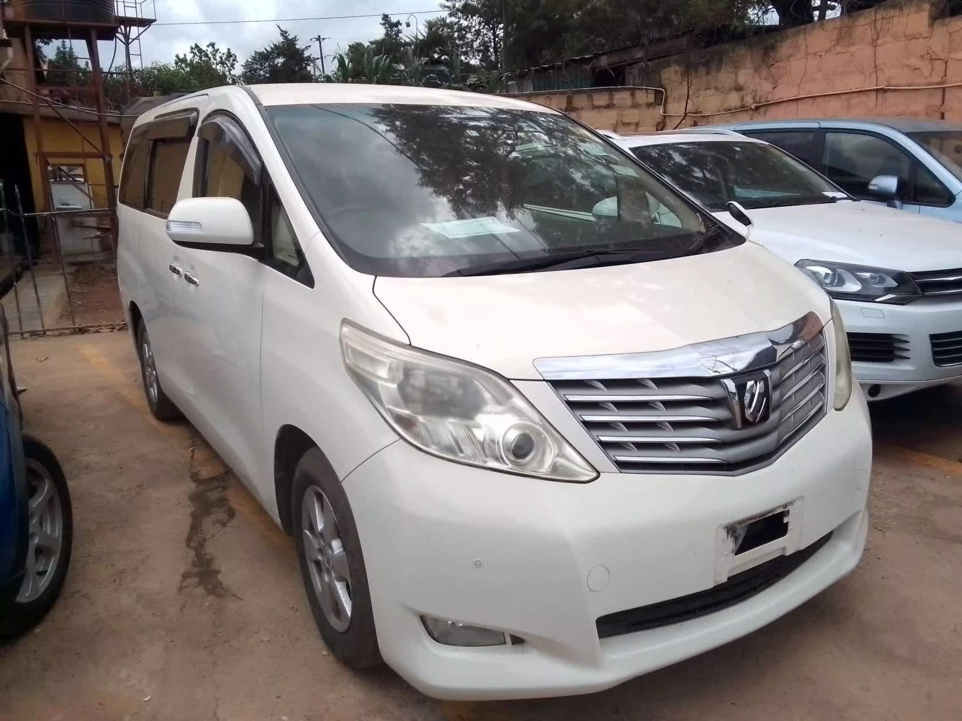 Toyota Alphard - 2010
