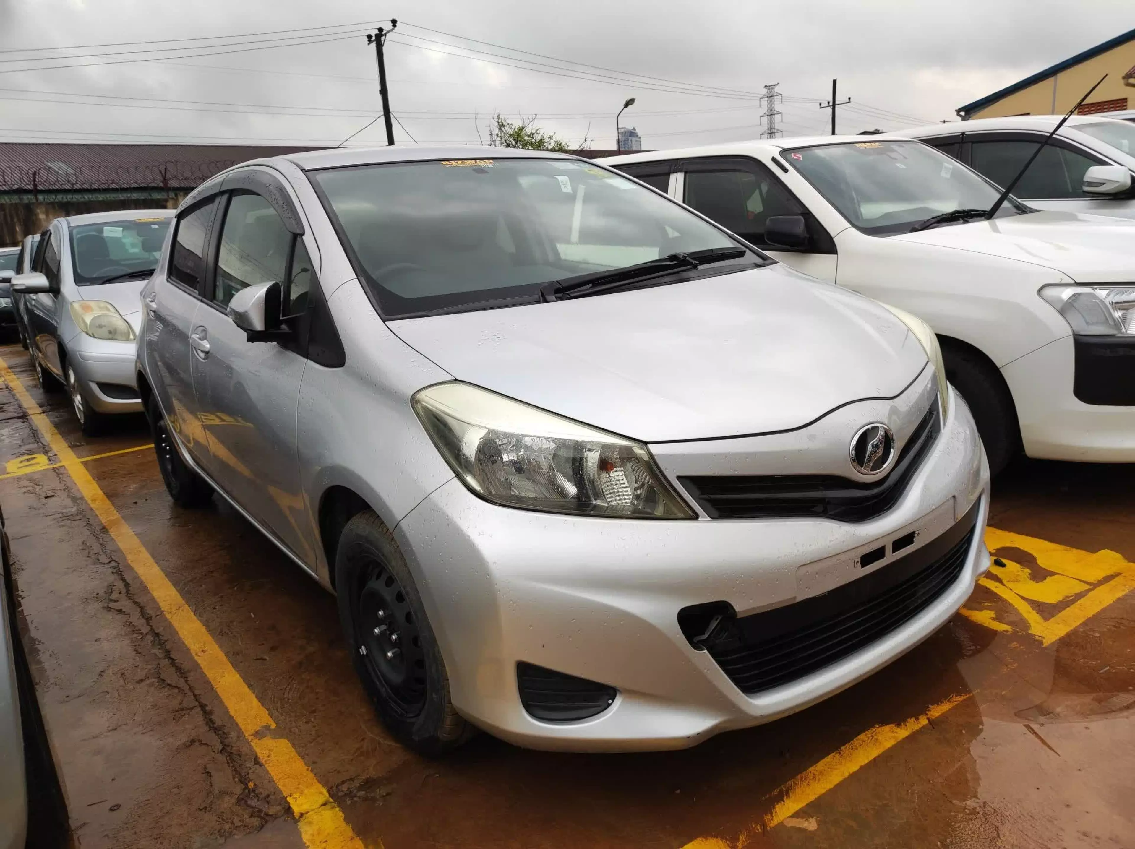 Toyota Vitz - 2011