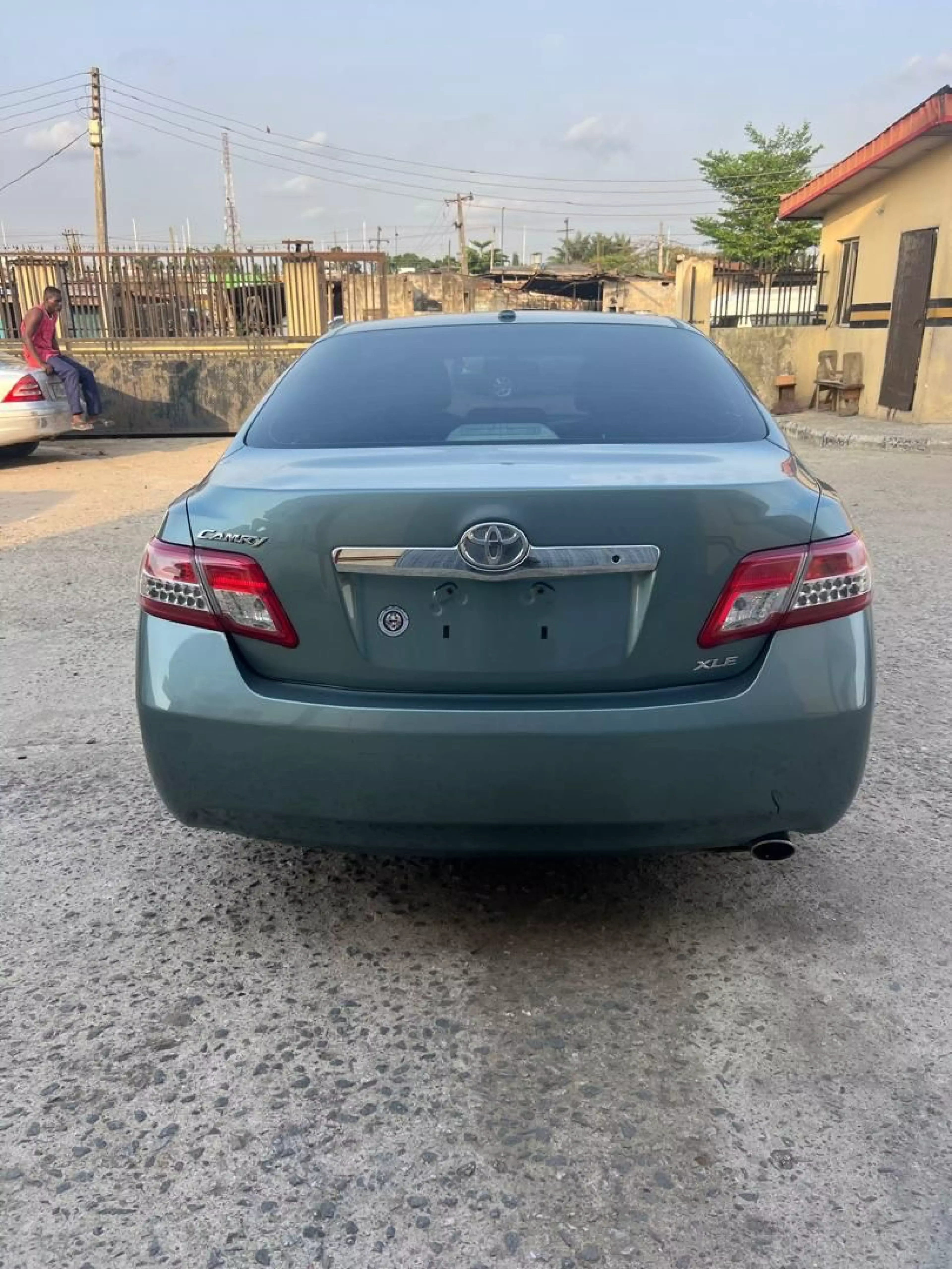 Toyota Camry   - 2011