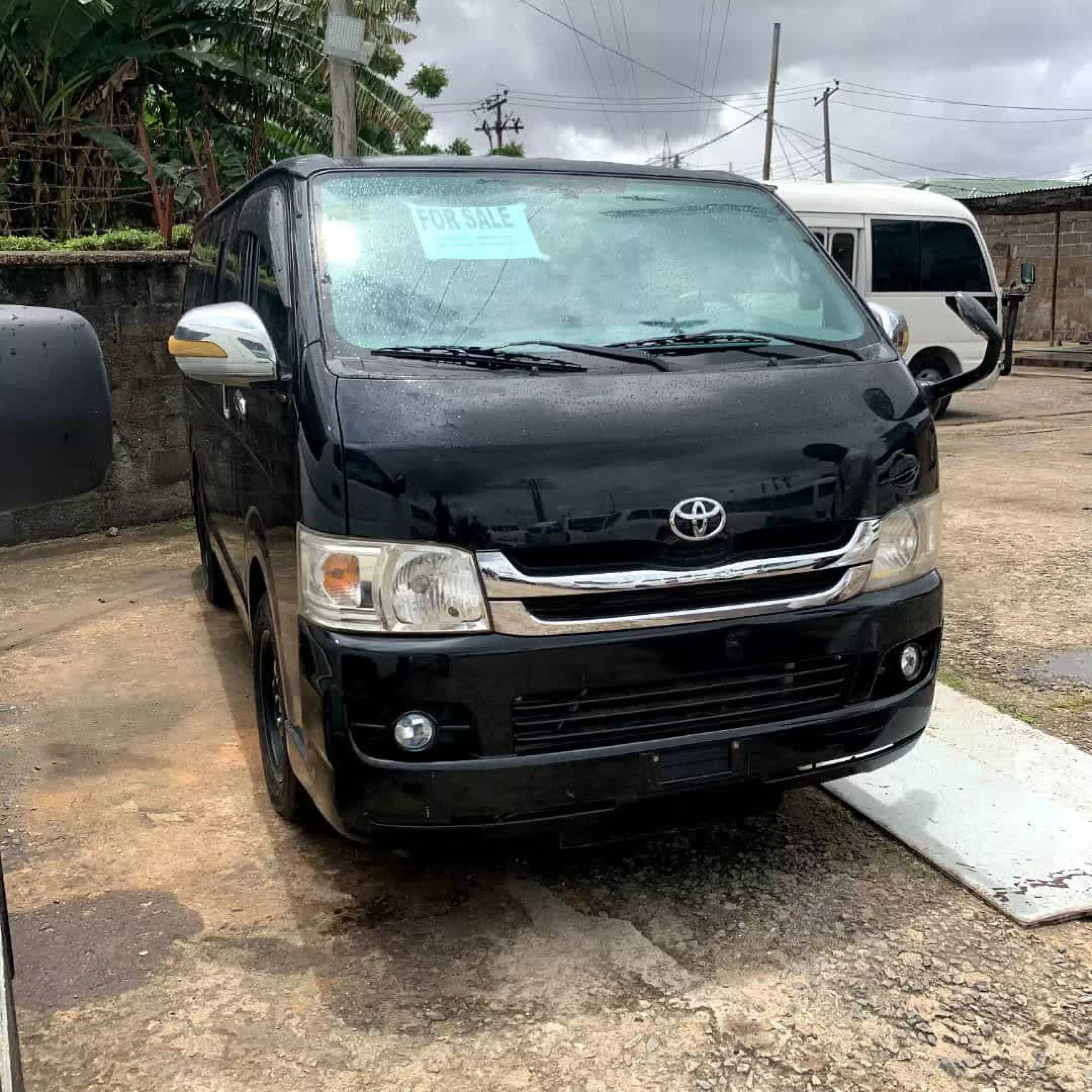 Toyota Hiace   - 2009