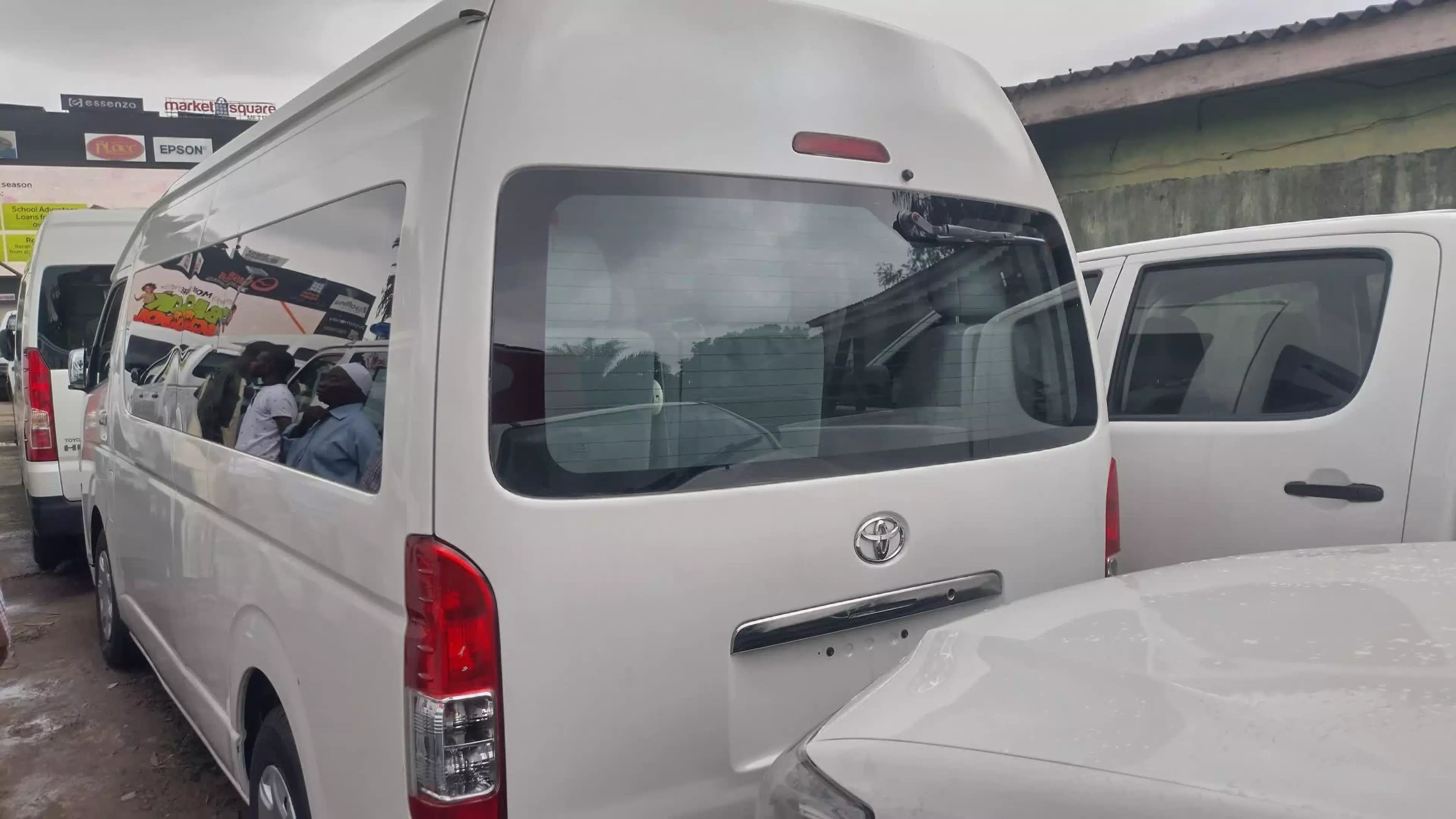 Toyota Hiace (High Roof) - 2015