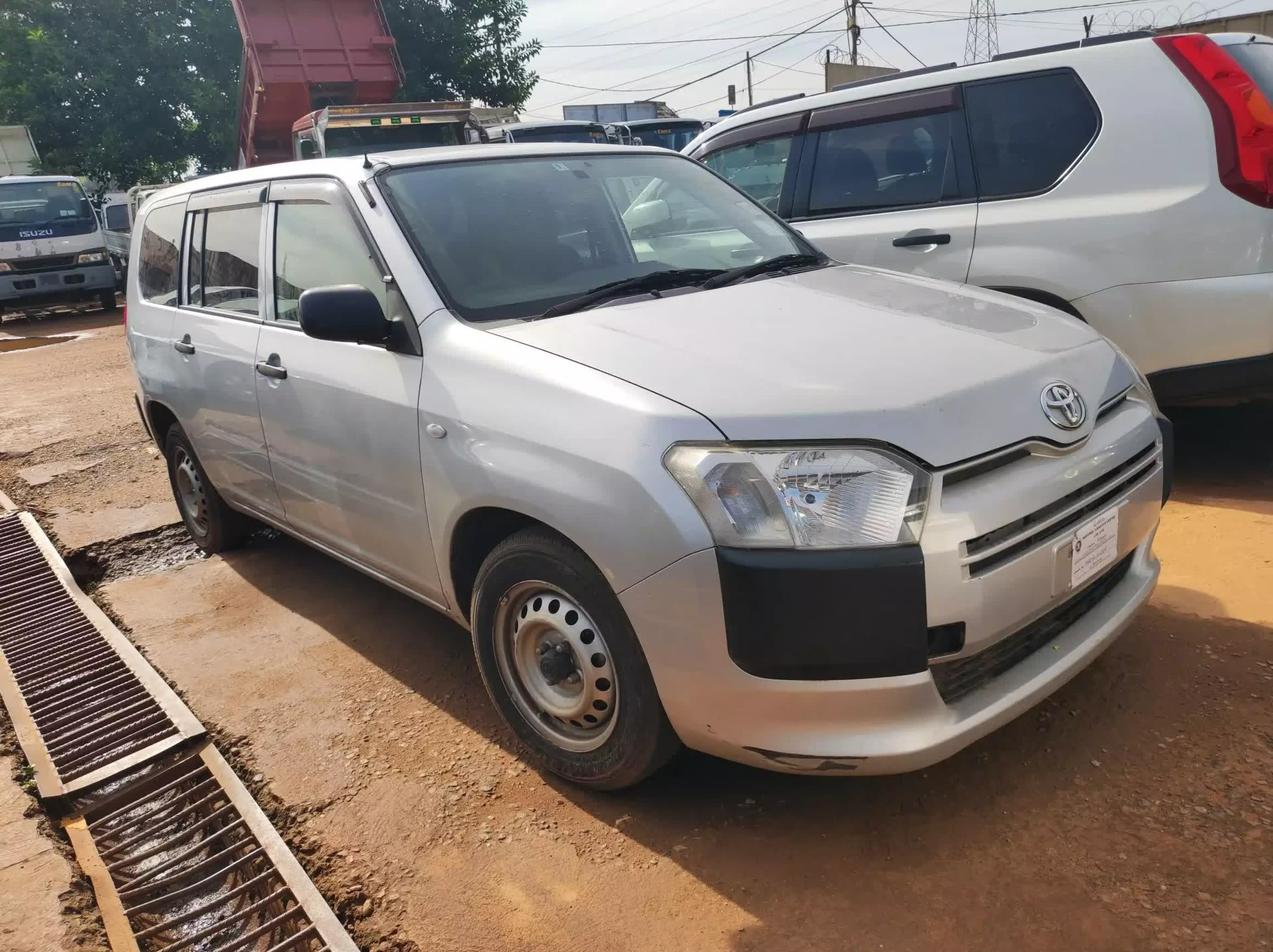Toyota Succeed  - 2014