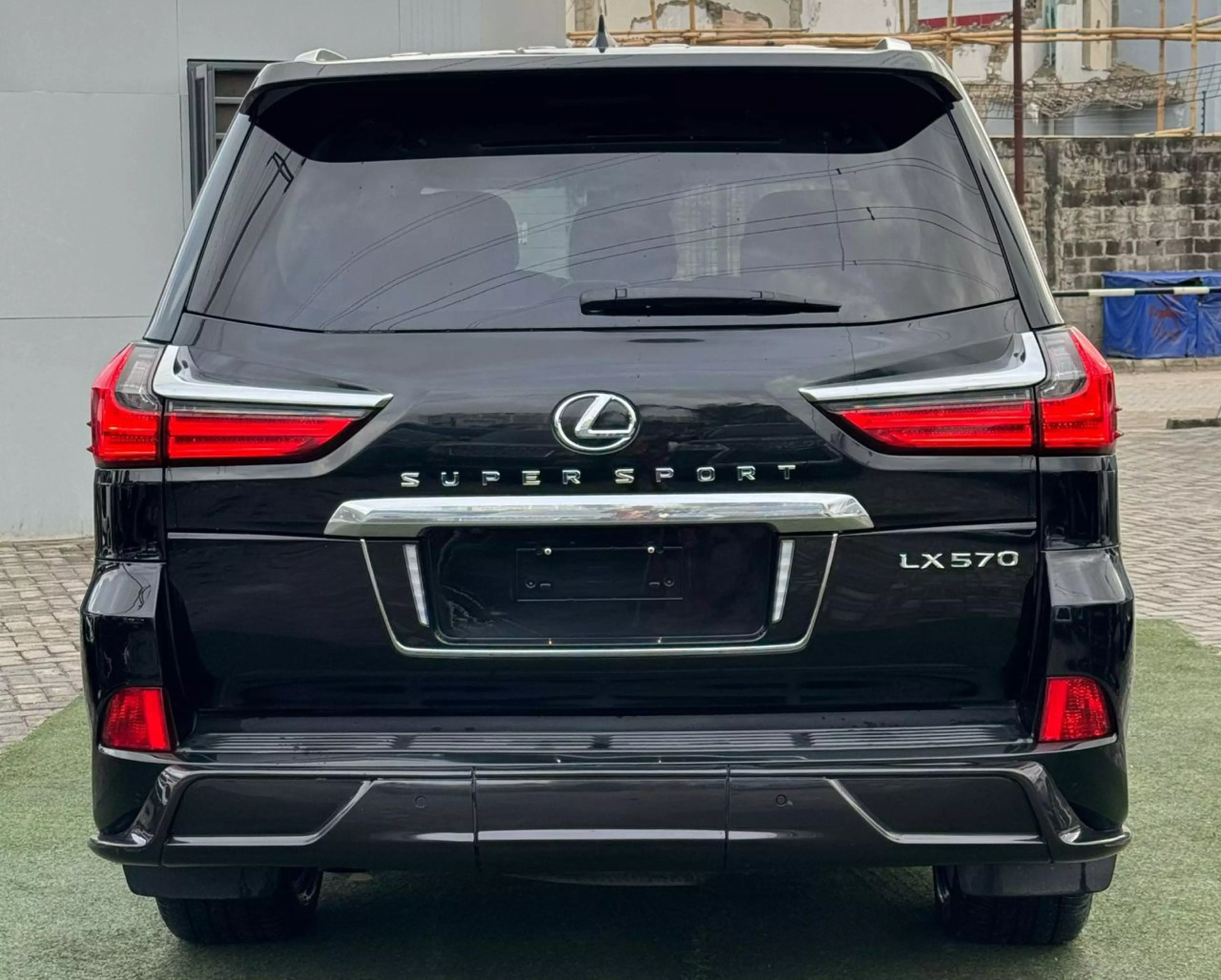 Lexus LX 570   - 2016