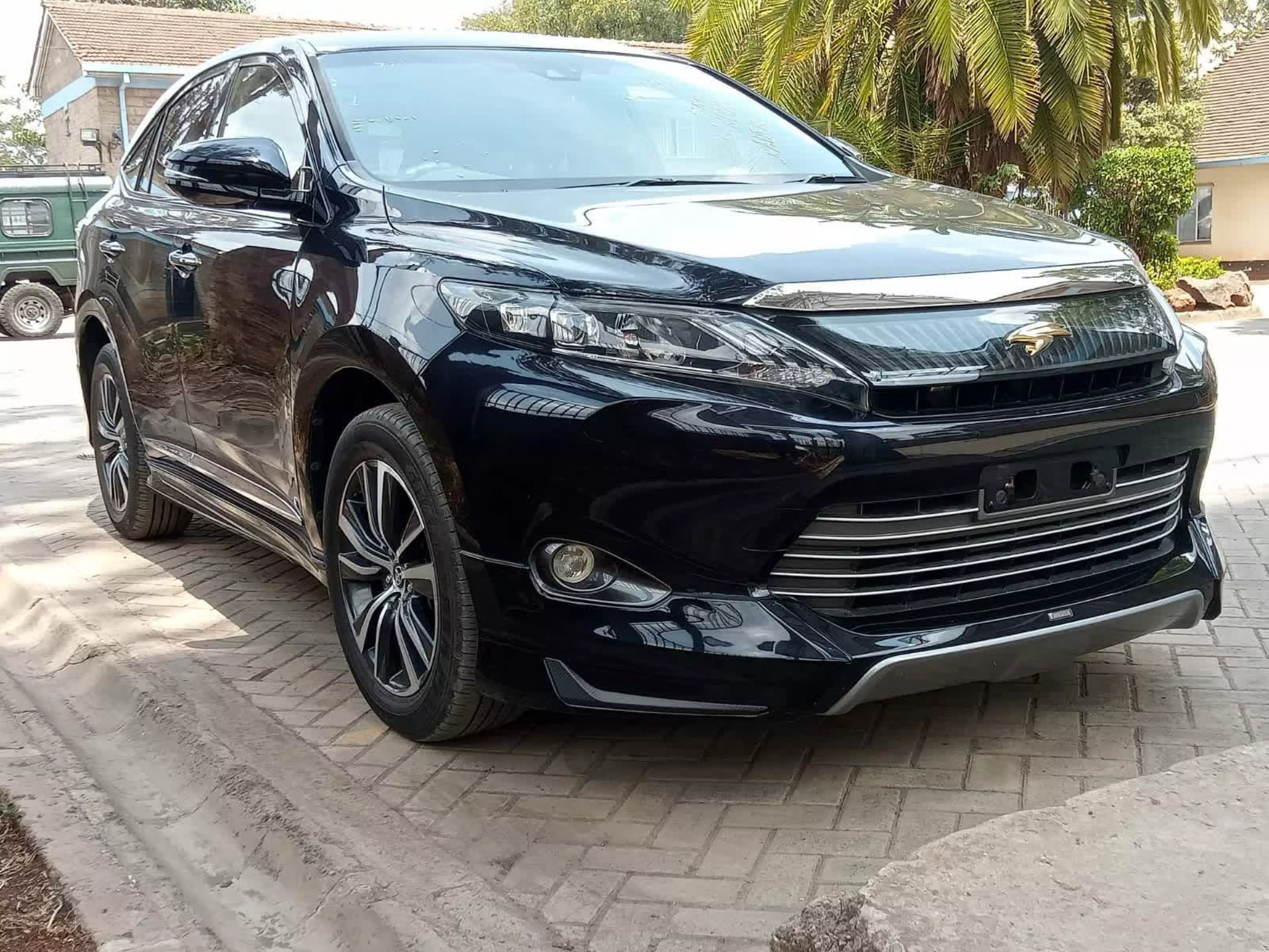 Toyota Harrier - 2015