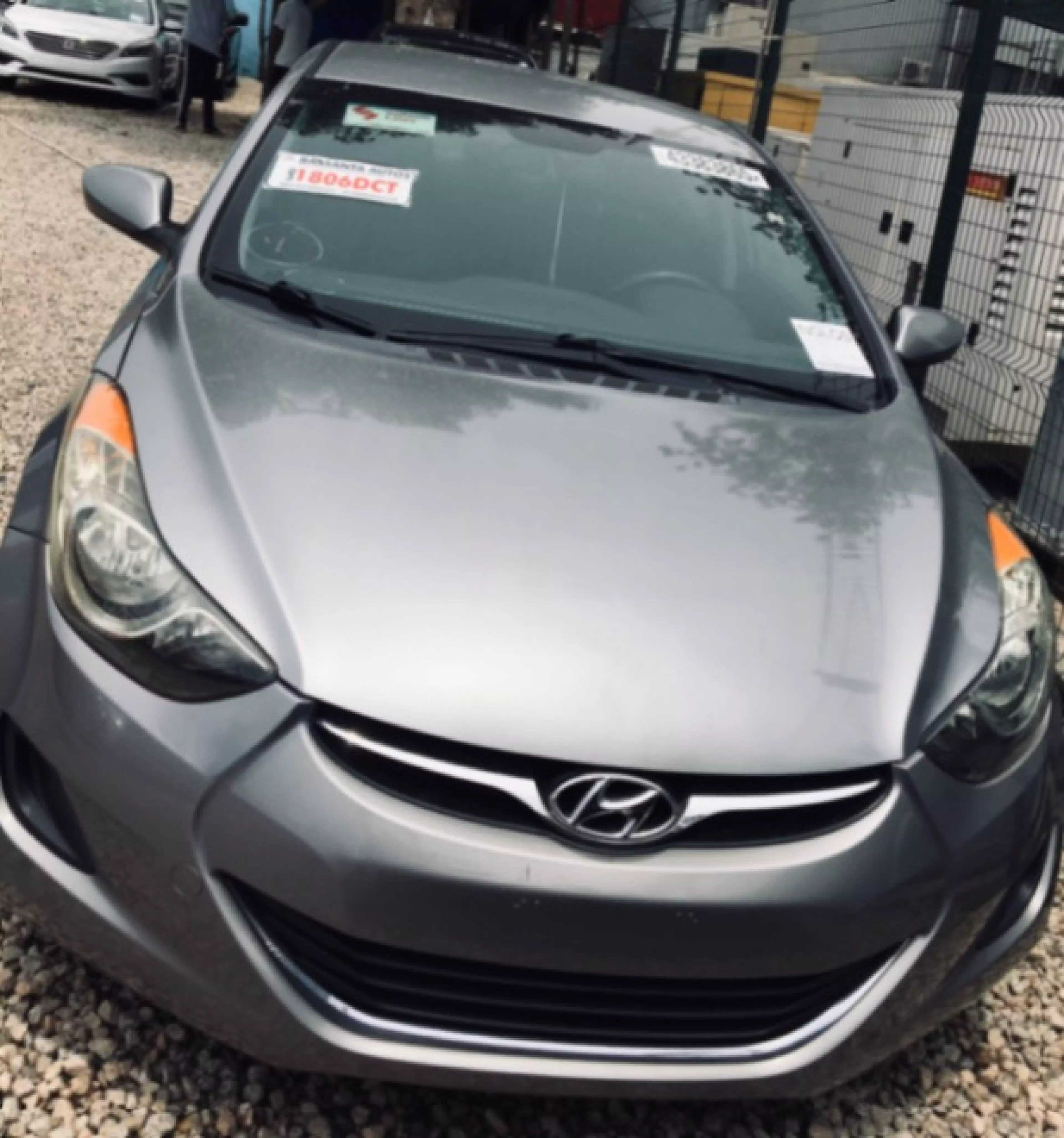 Hyundai Elantra - 2012
