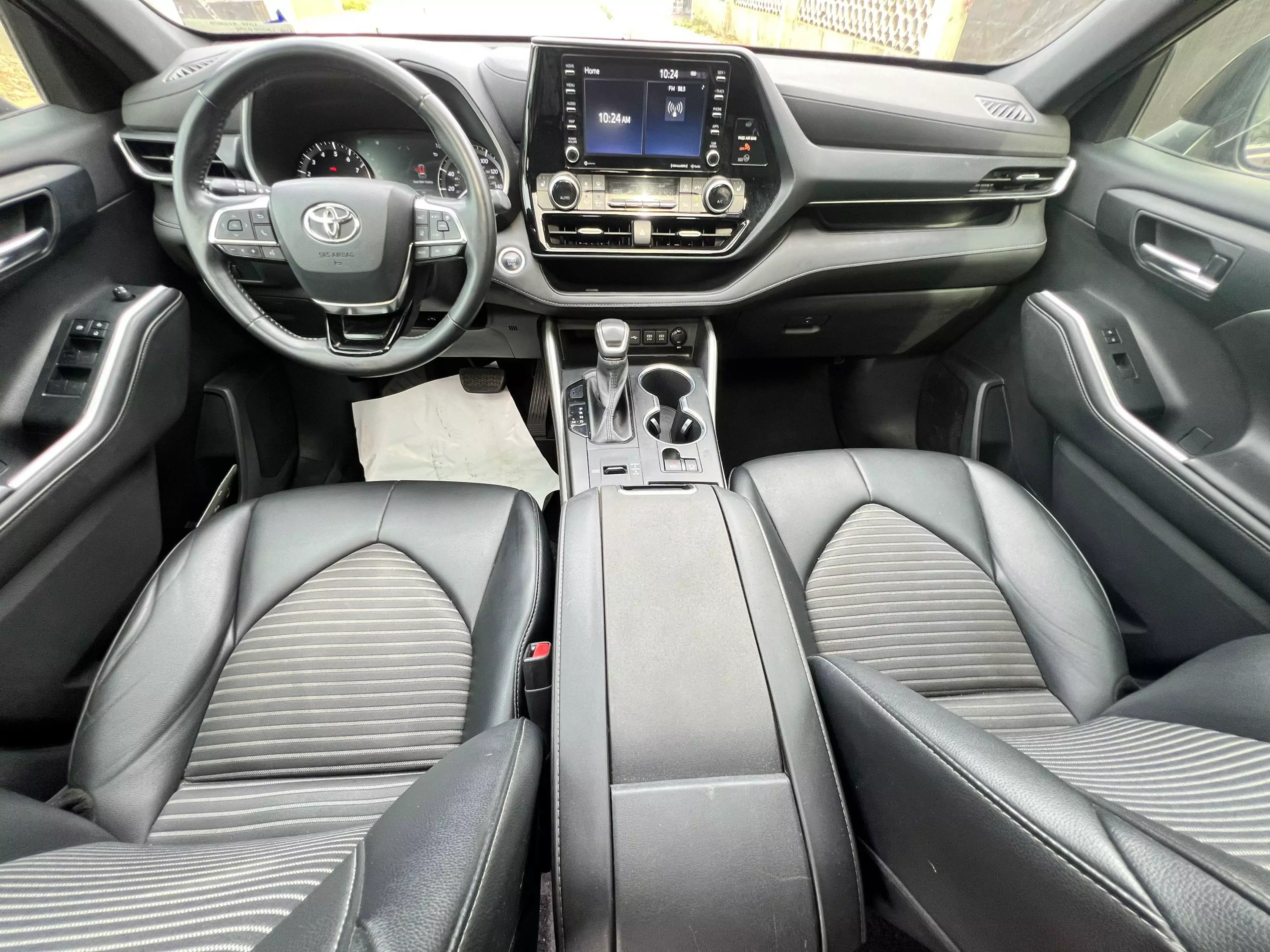 Toyota Highlander   - 2021