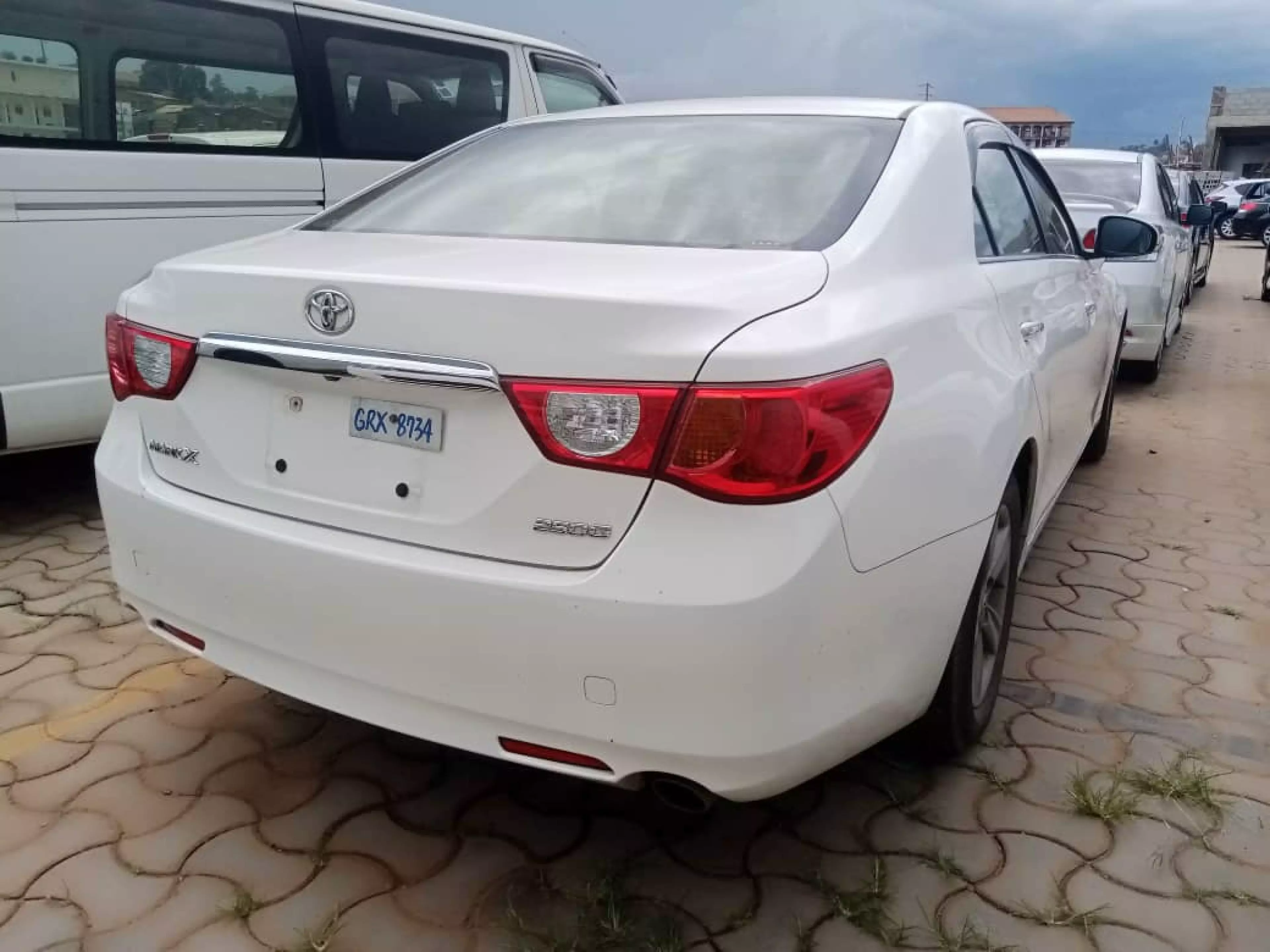 Toyota Mark X - 2014
