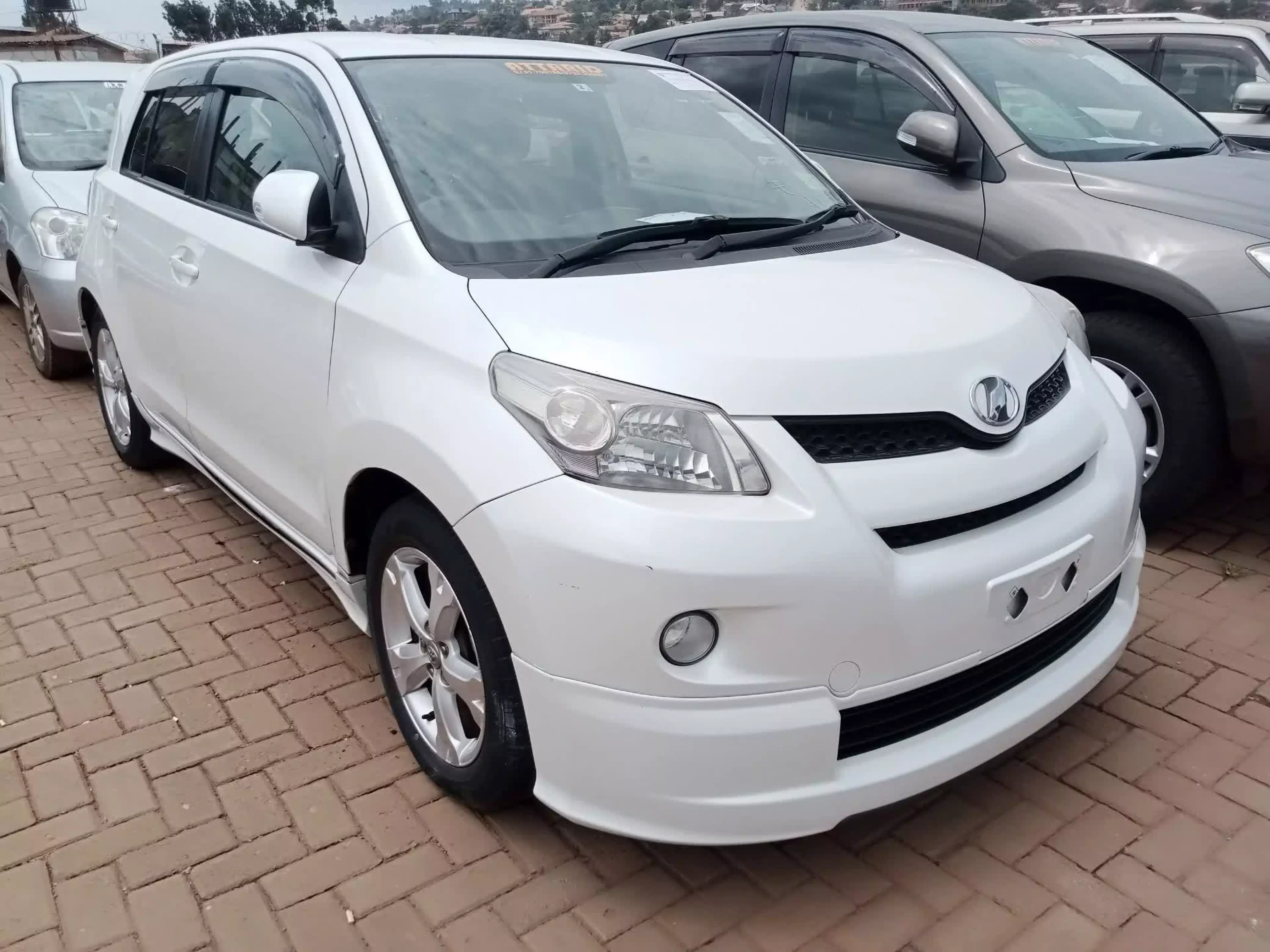 Toyota Ist  - 2008