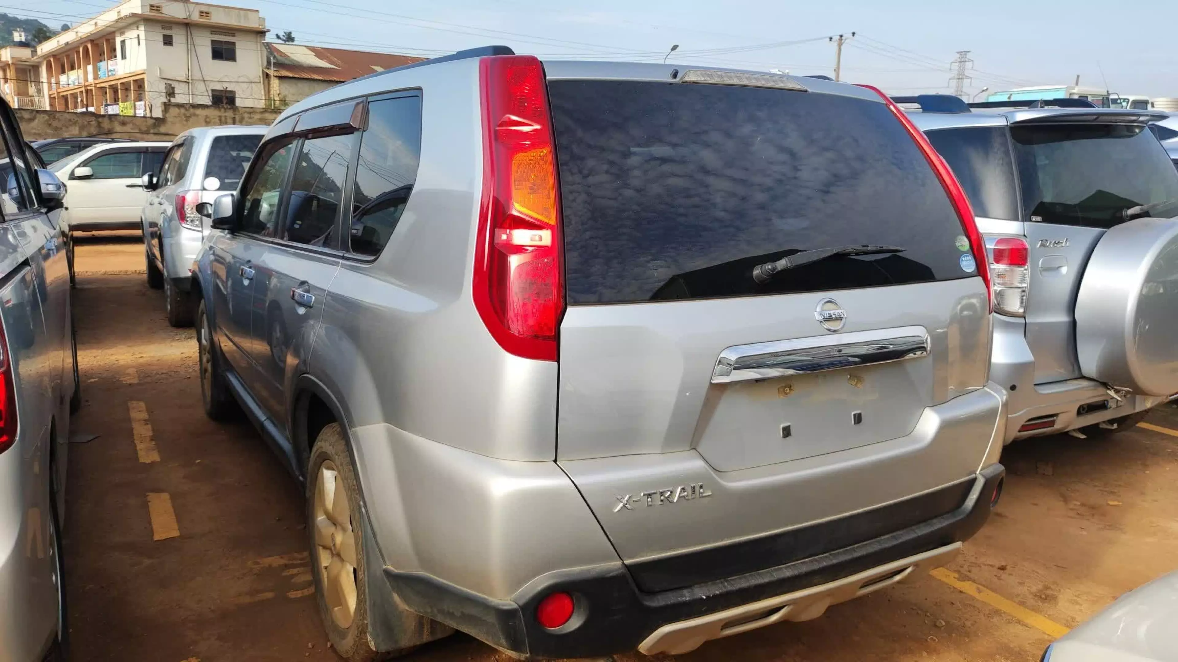 Nissan X-TRAIL - 2010